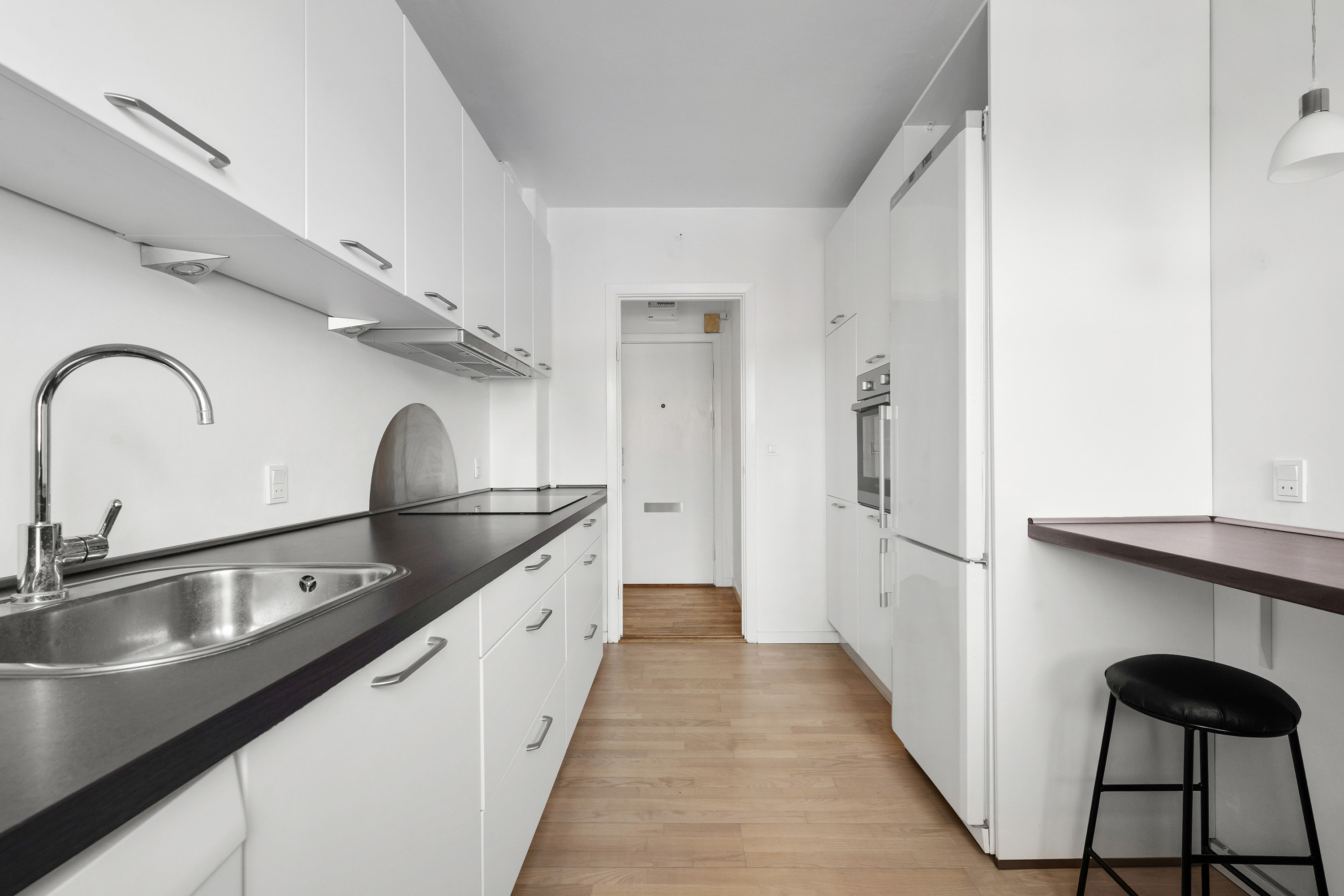 Fremhævet køkken billede i fuldskærmstilstand. Billede af Kongevejen 339B, 1. 1., 2840 Holte