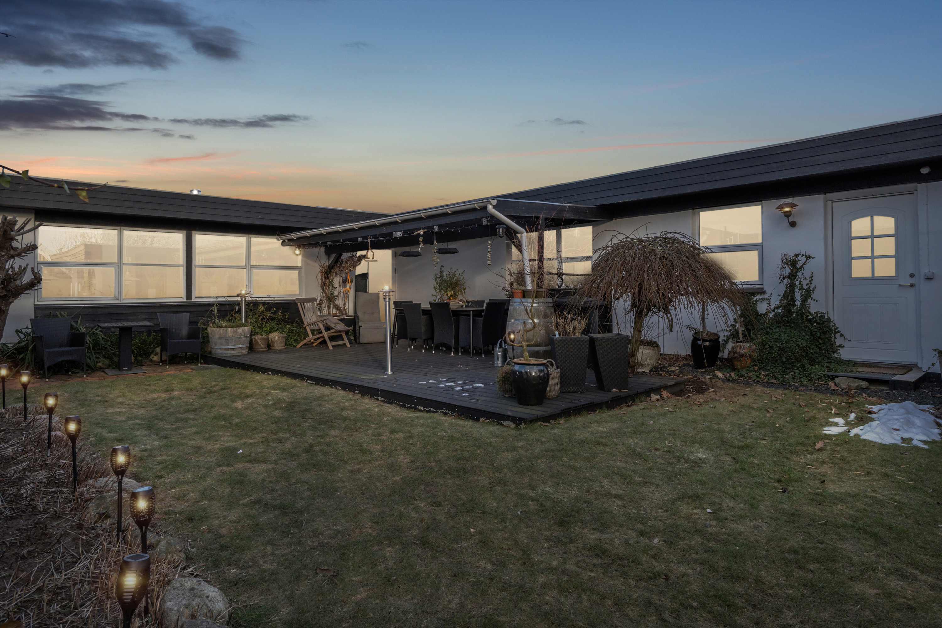 Fremhævet set fra haven billede i fuldskærmstilstand. Billede af Ingersvej 14, 9800 Hjørring