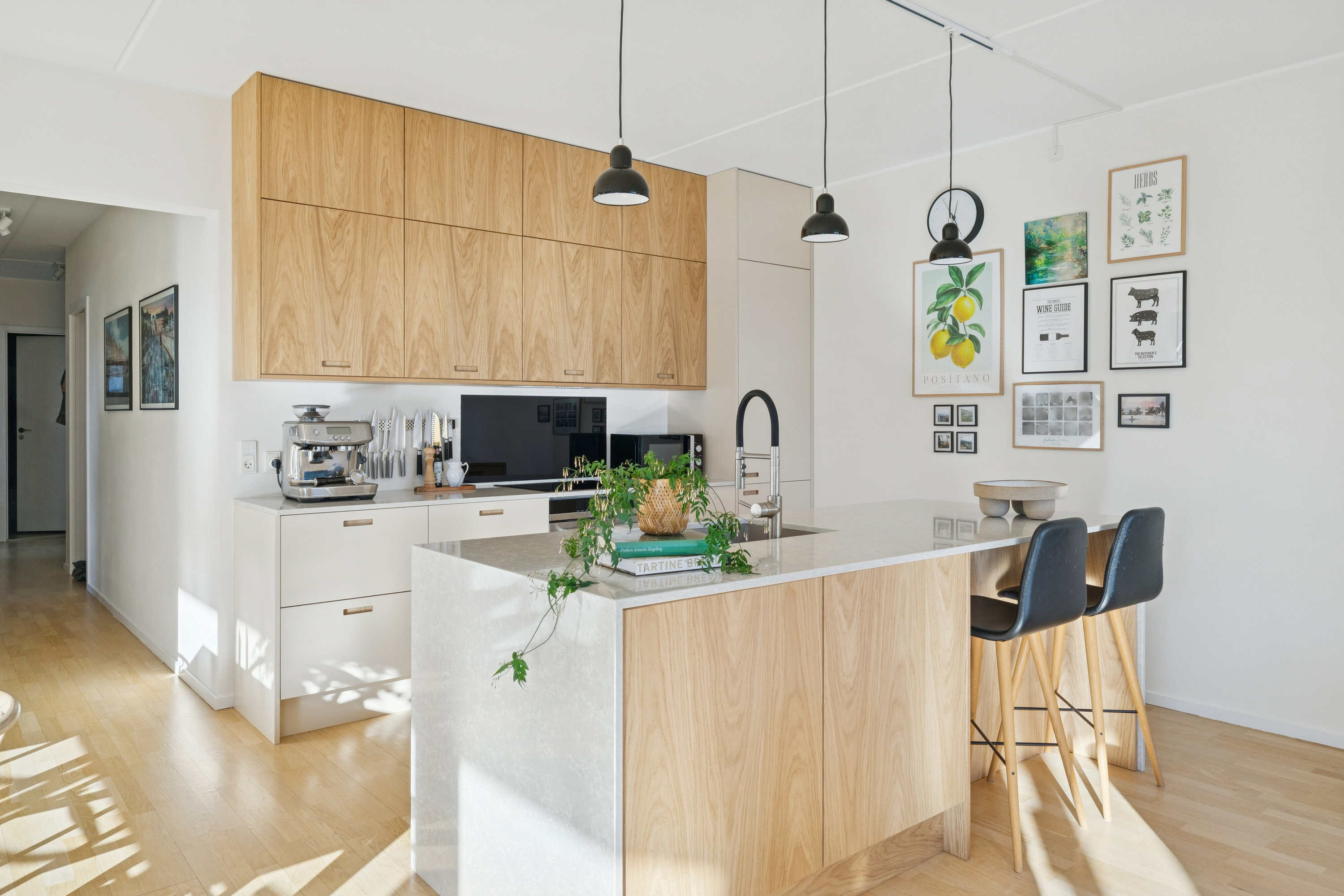 Fremhævet køkken billede i fuldskærmstilstand. Billede af H.C. Hansens Gade 5, 3. tv., 2300 København S