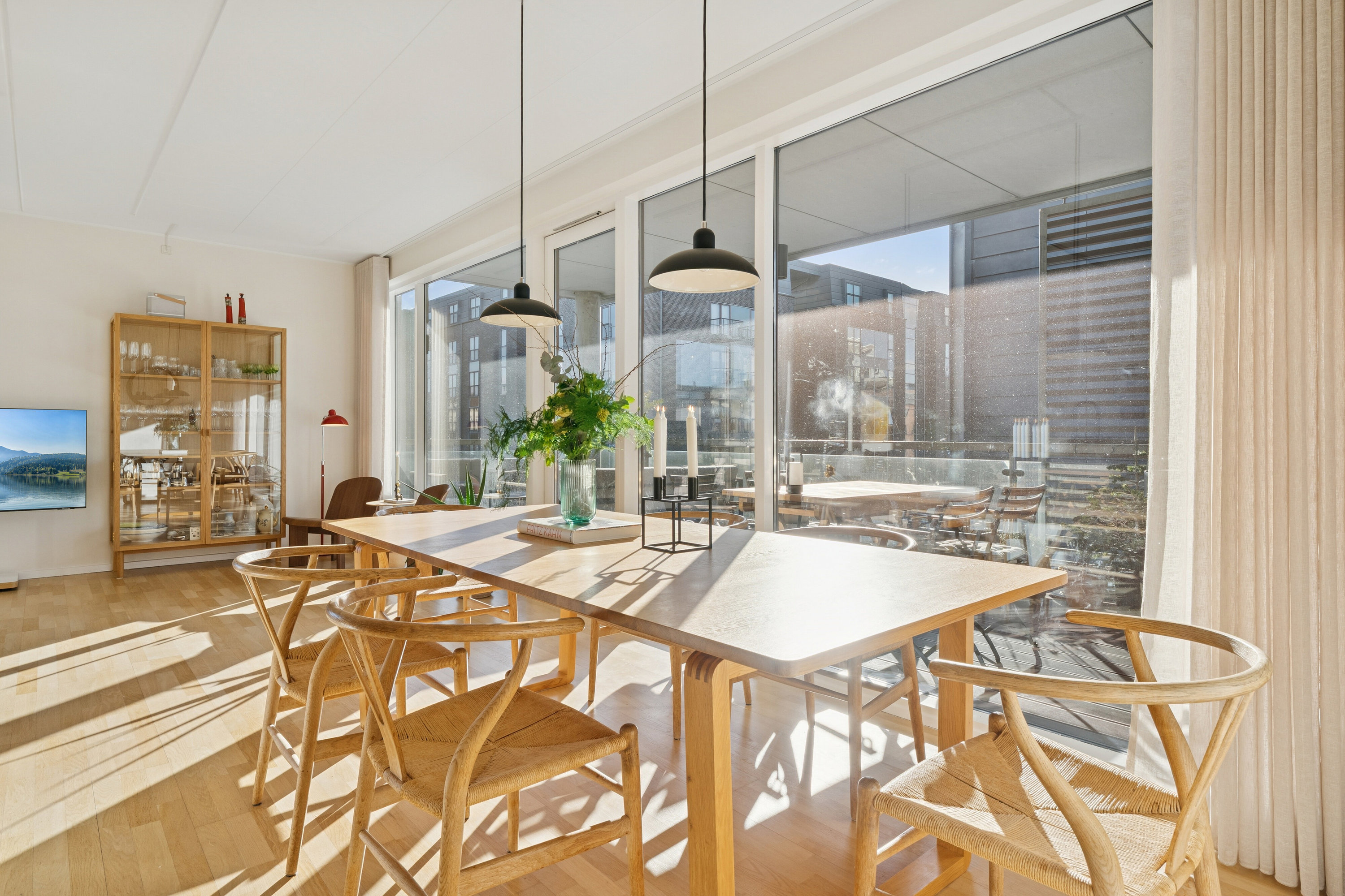 Fremhævet spisestue billede i fuldskærmstilstand. Billede af H.C. Hansens Gade 5, 3. tv., 2300 København S