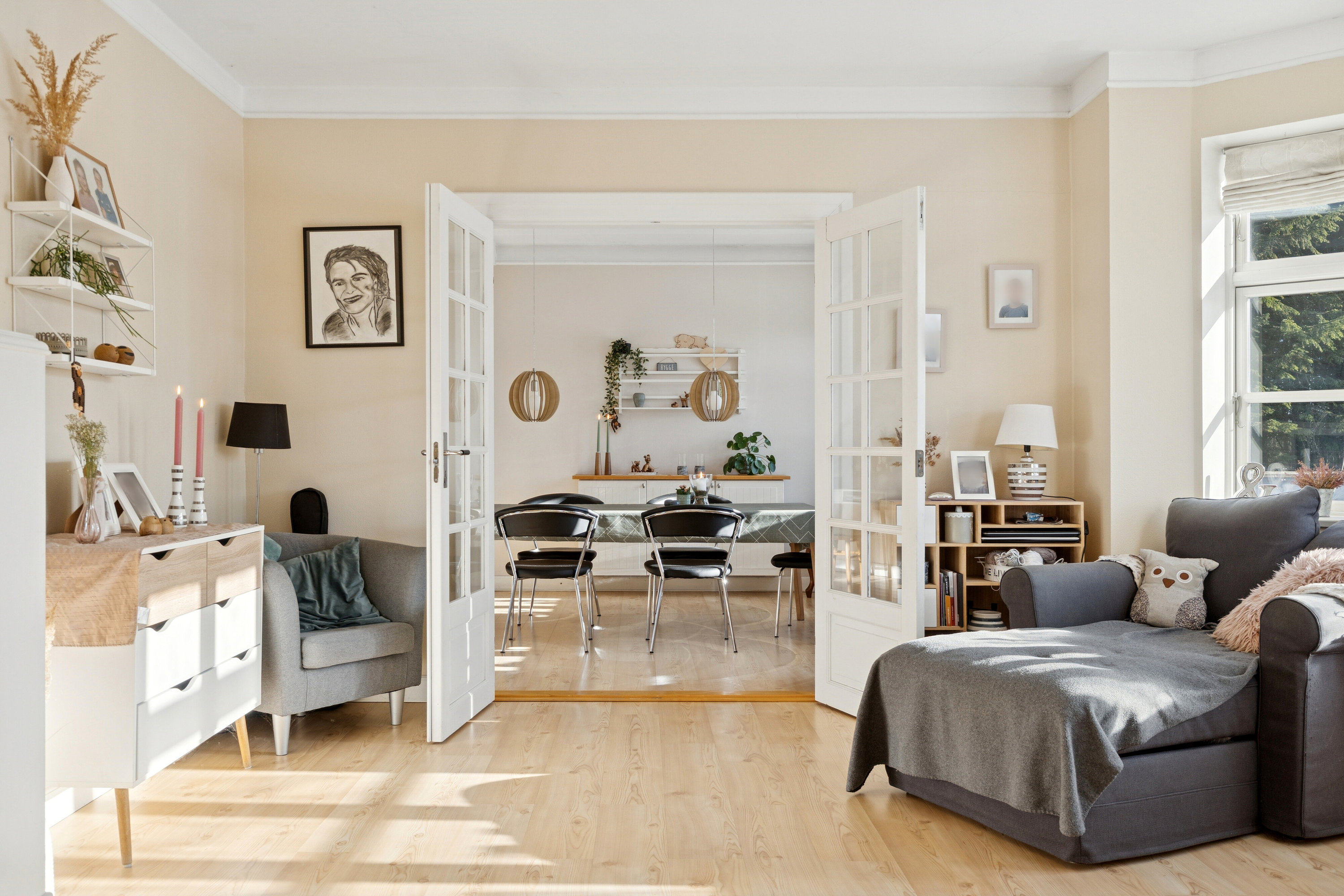 Fremhævet stue billede i fuldskærmstilstand. Billede af Frydendalvej 52, Vejbæk, 6330 Padborg