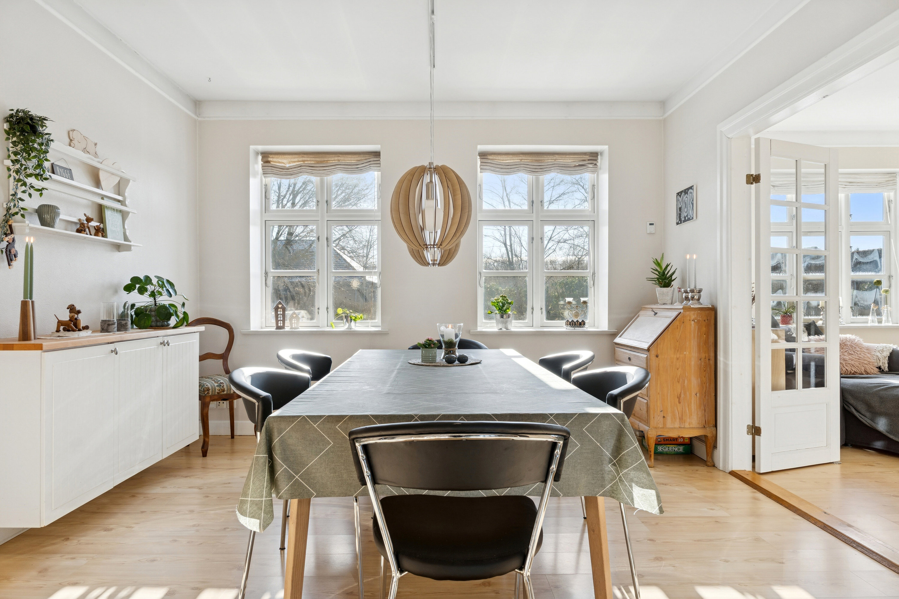 Fremhævet spisestue billede i fuldskærmstilstand. Billede af Frydendalvej 52, Vejbæk, 6330 Padborg