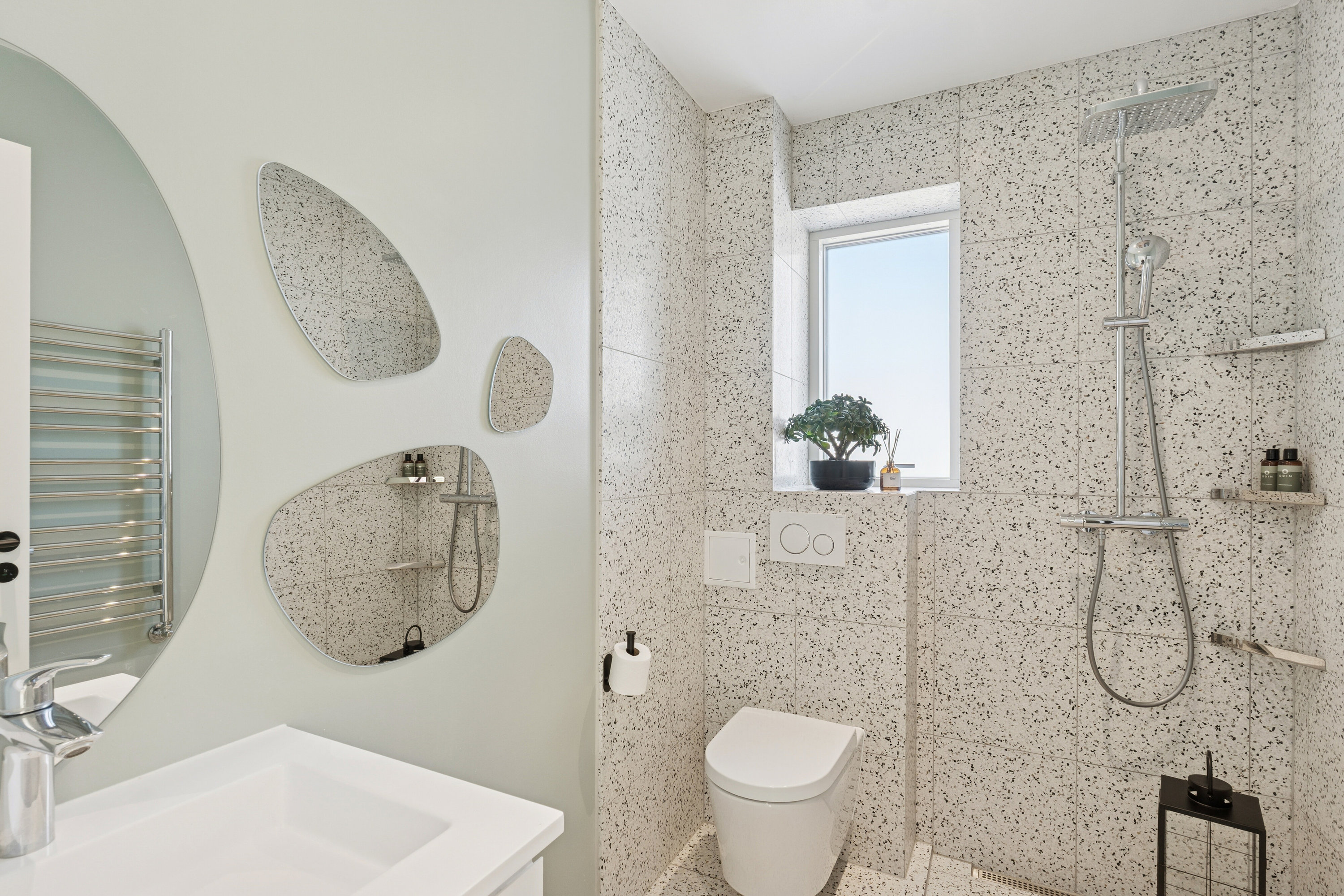 Fremhævet badeværelse billede i fuldskærmstilstand. Billede af Vinkelvænget 11, 2610 Rødovre