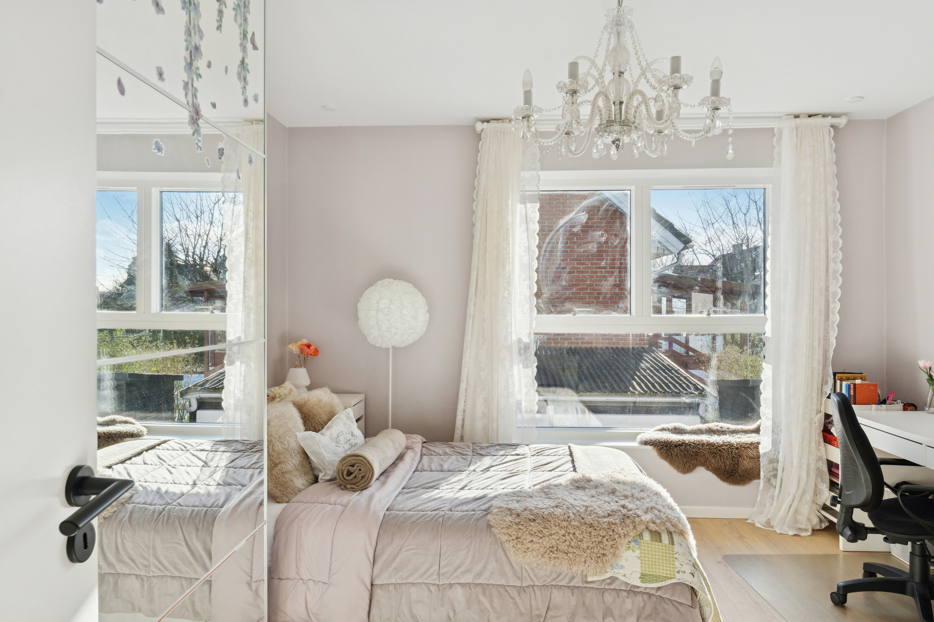 Fremhævet soveværelse billede i fuldskærmstilstand. Billede af Vinkelvænget 11, 2610 Rødovre