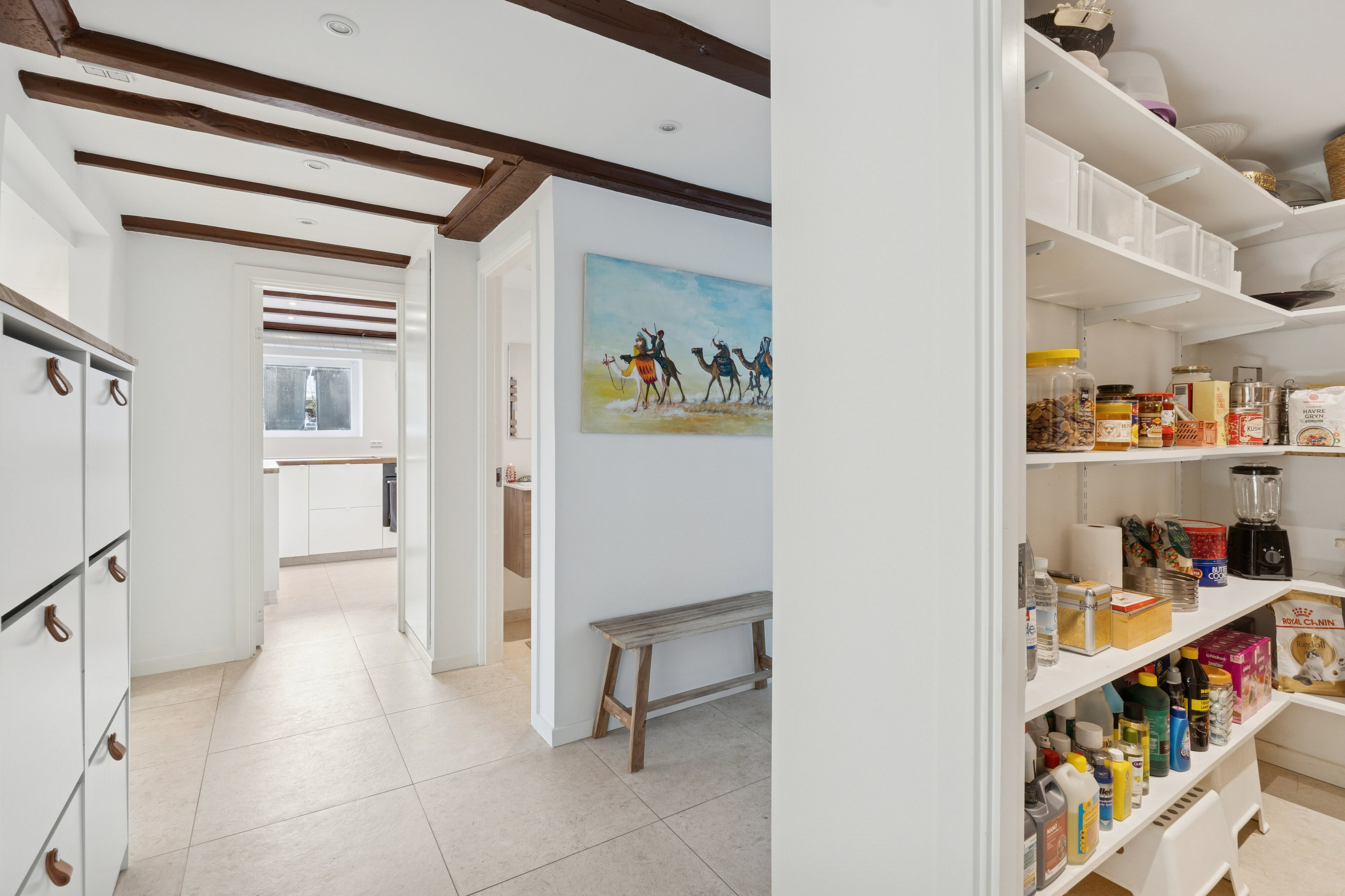 Fremhævet hall billede i fuldskærmstilstand. Billede af Vinkelvænget 11, 2610 Rødovre