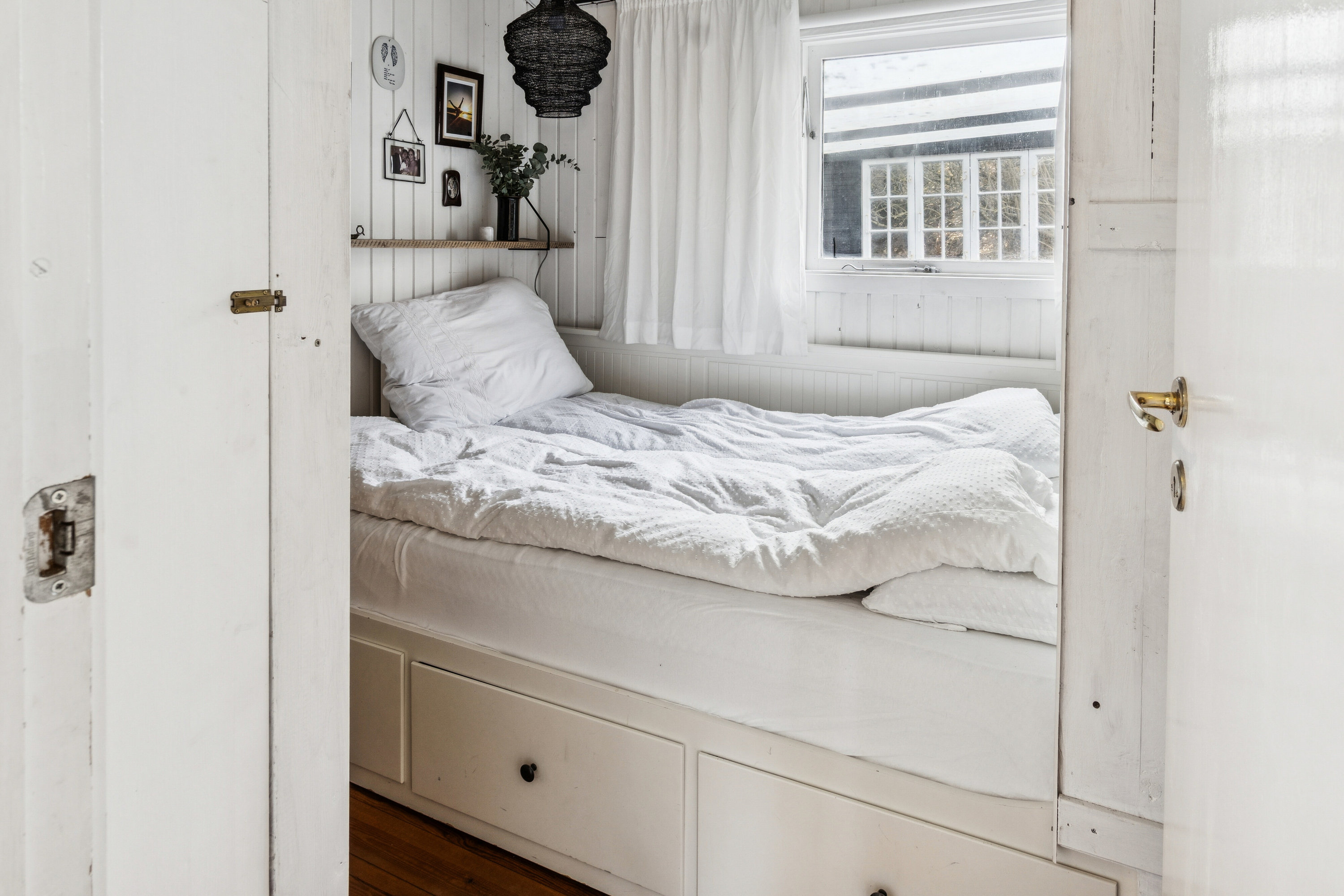 Fremhævet soveværelse billede i fuldskærmstilstand. Billede af Leifavej Vestre 32, 4550 Asnæs