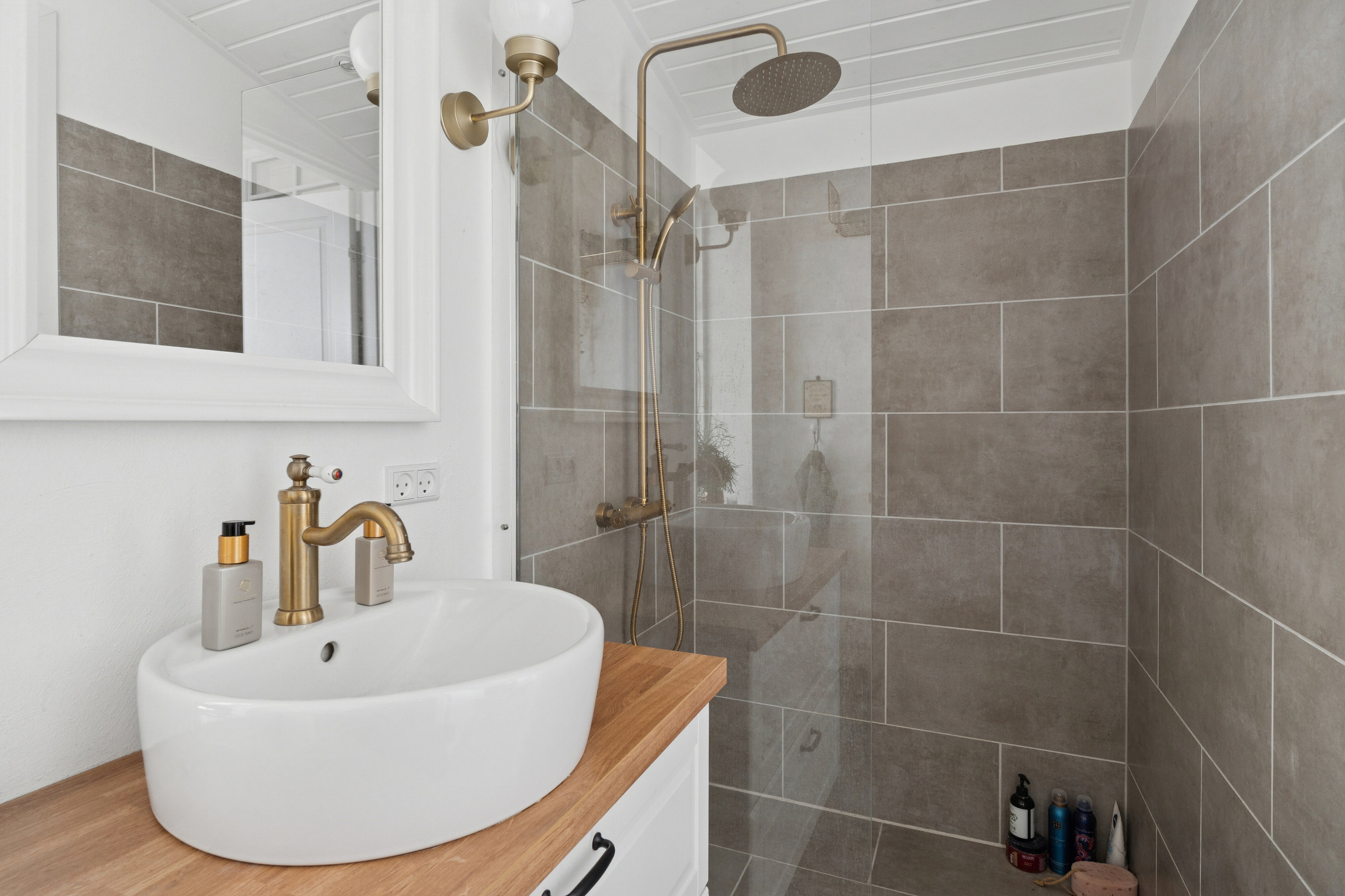 Fremhævet badeværelse billede i fuldskærmstilstand. Billede af Ålborgvej 202, 9800 Hjørring