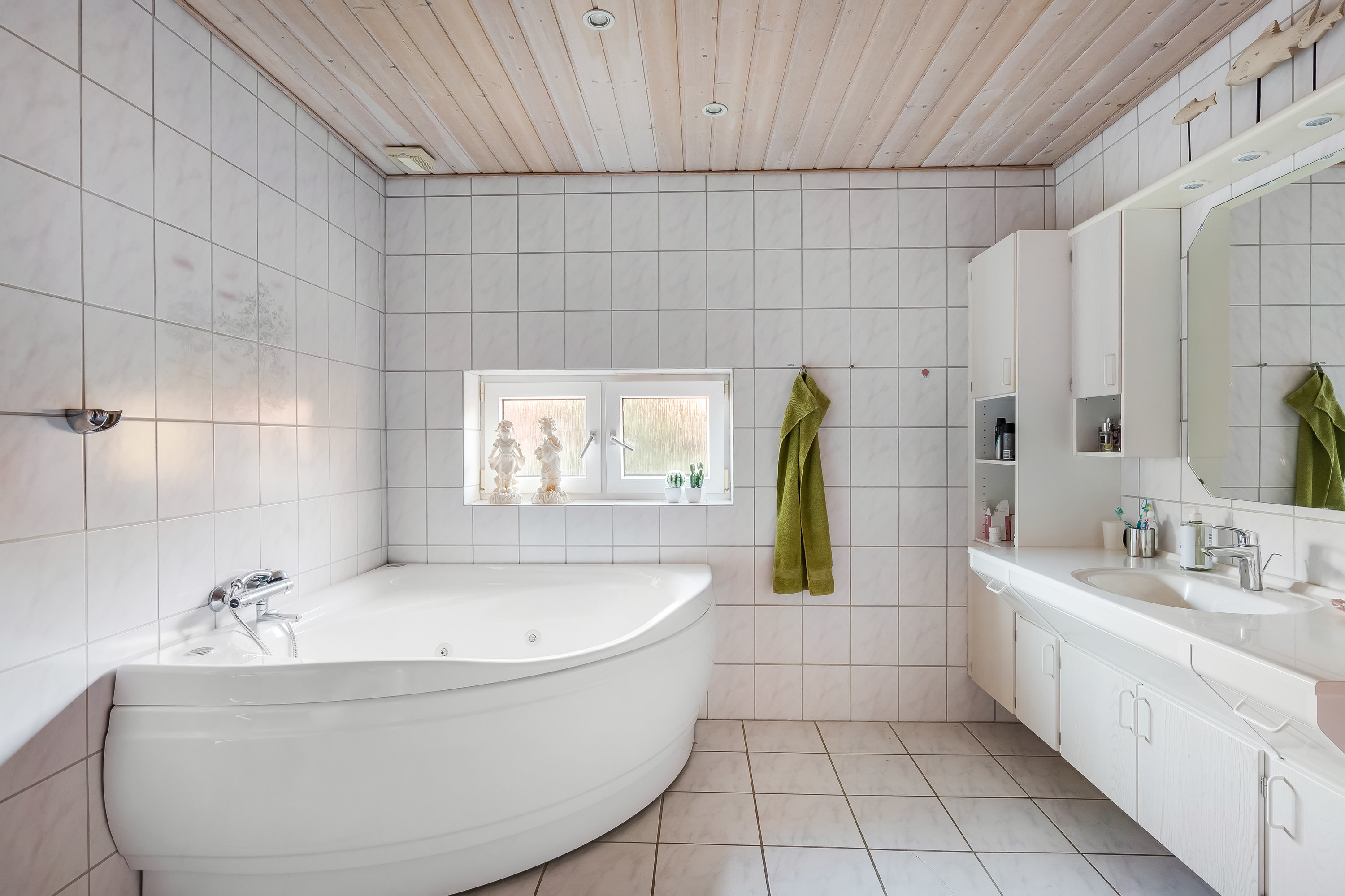 Fremhævet badeværelse billede i fuldskærmstilstand. Billede af Bredgade 60, Alslev, 6800 Varde