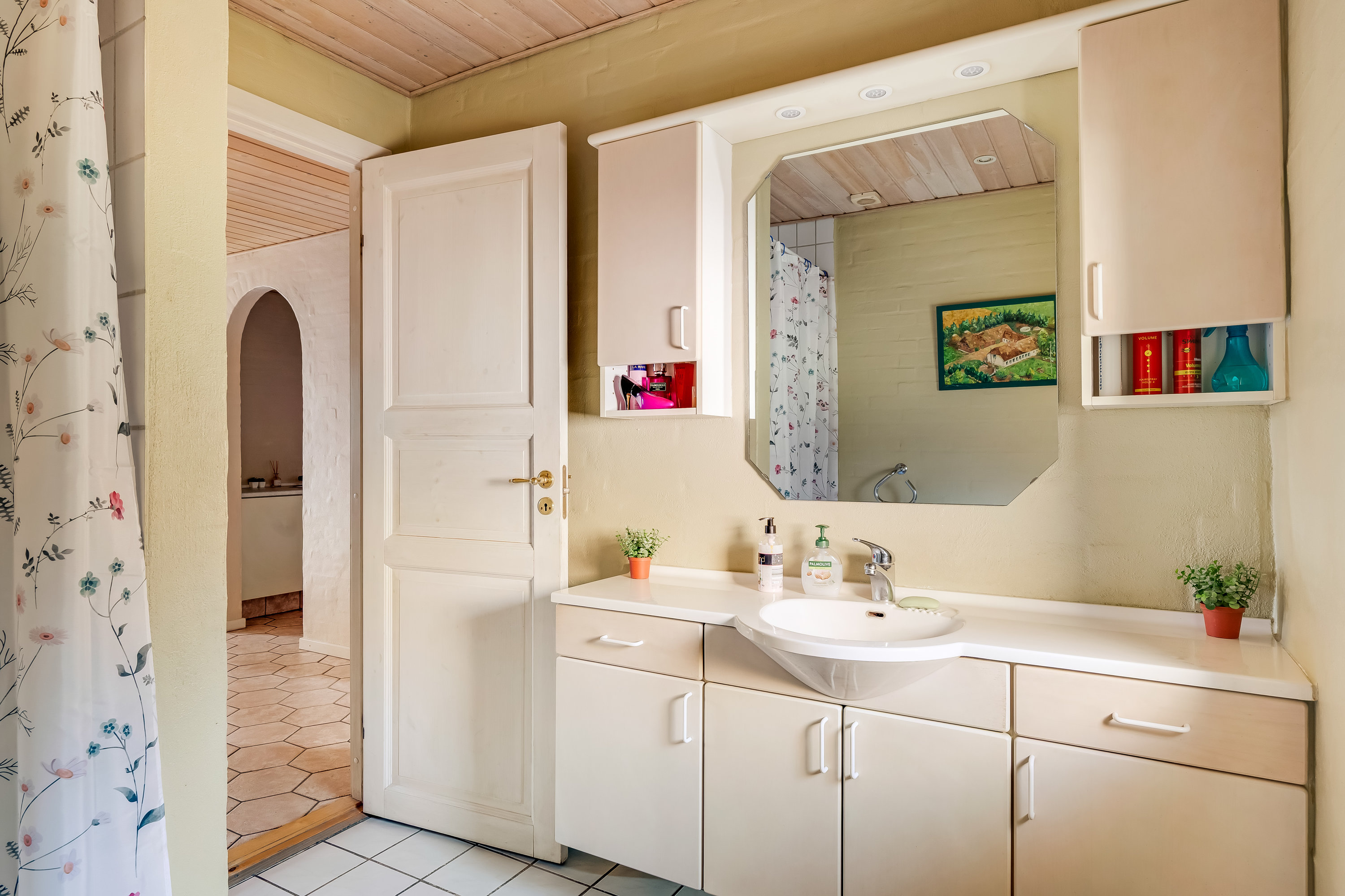 Fremhævet toilet billede i fuldskærmstilstand. Billede af Bredgade 60, Alslev, 6800 Varde