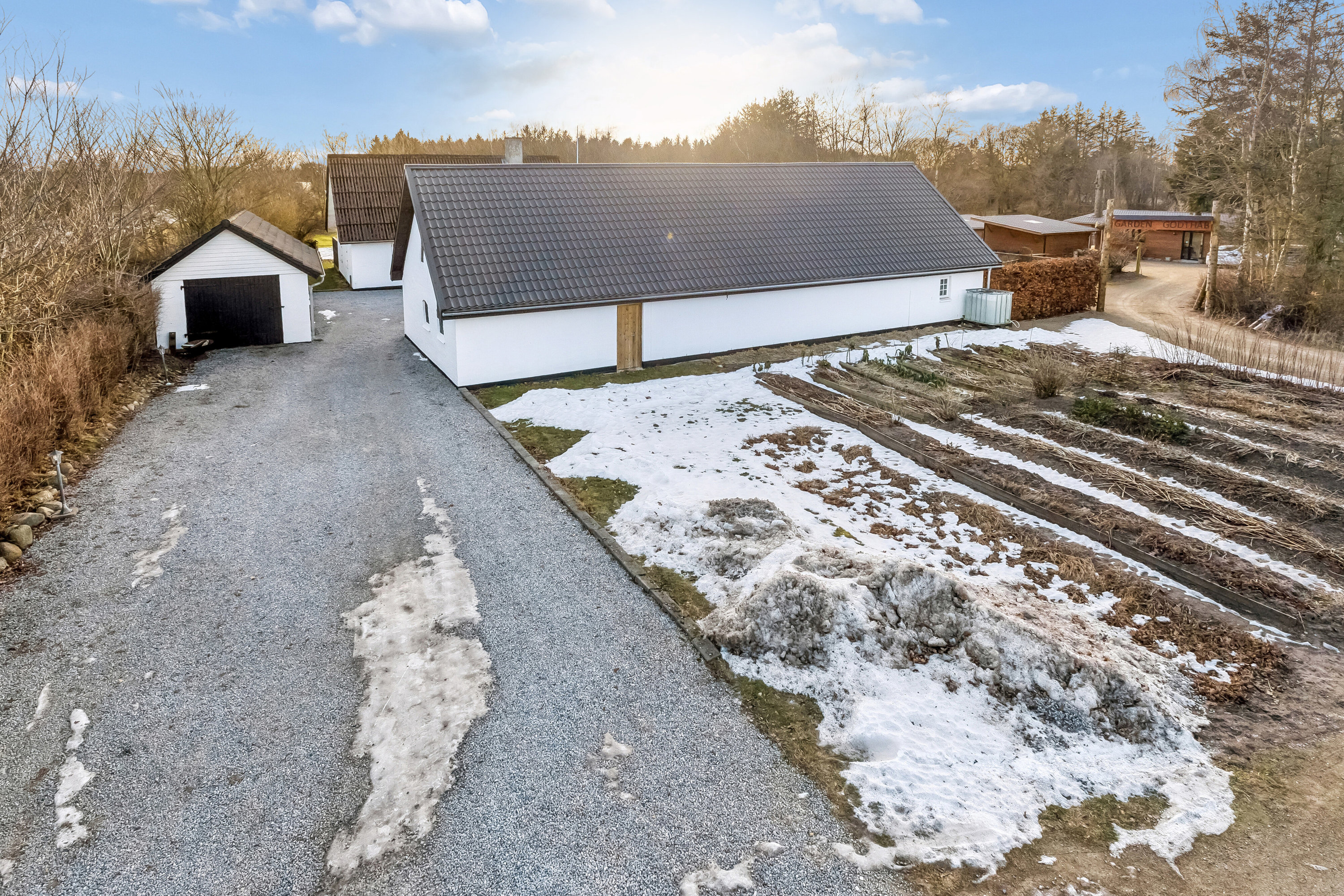 Fremhævet set fra vejen billede i fuldskærmstilstand. Billede af Ålborgvej 202, 9800 Hjørring