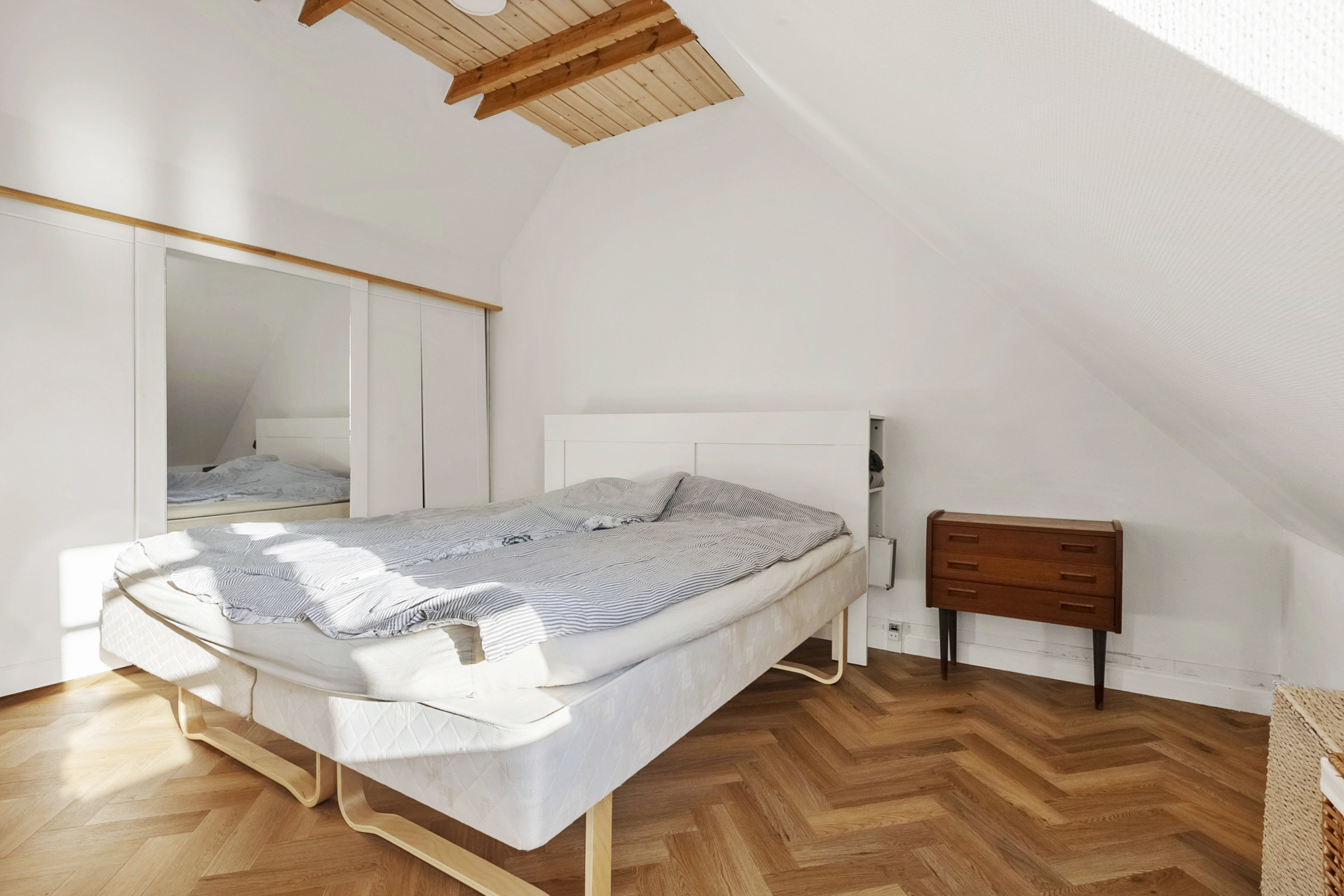 Fremhævet soveværelse billede i fuldskærmstilstand. Billede af Kirkedalsvej 1, Rårup, 7130 Juelsminde