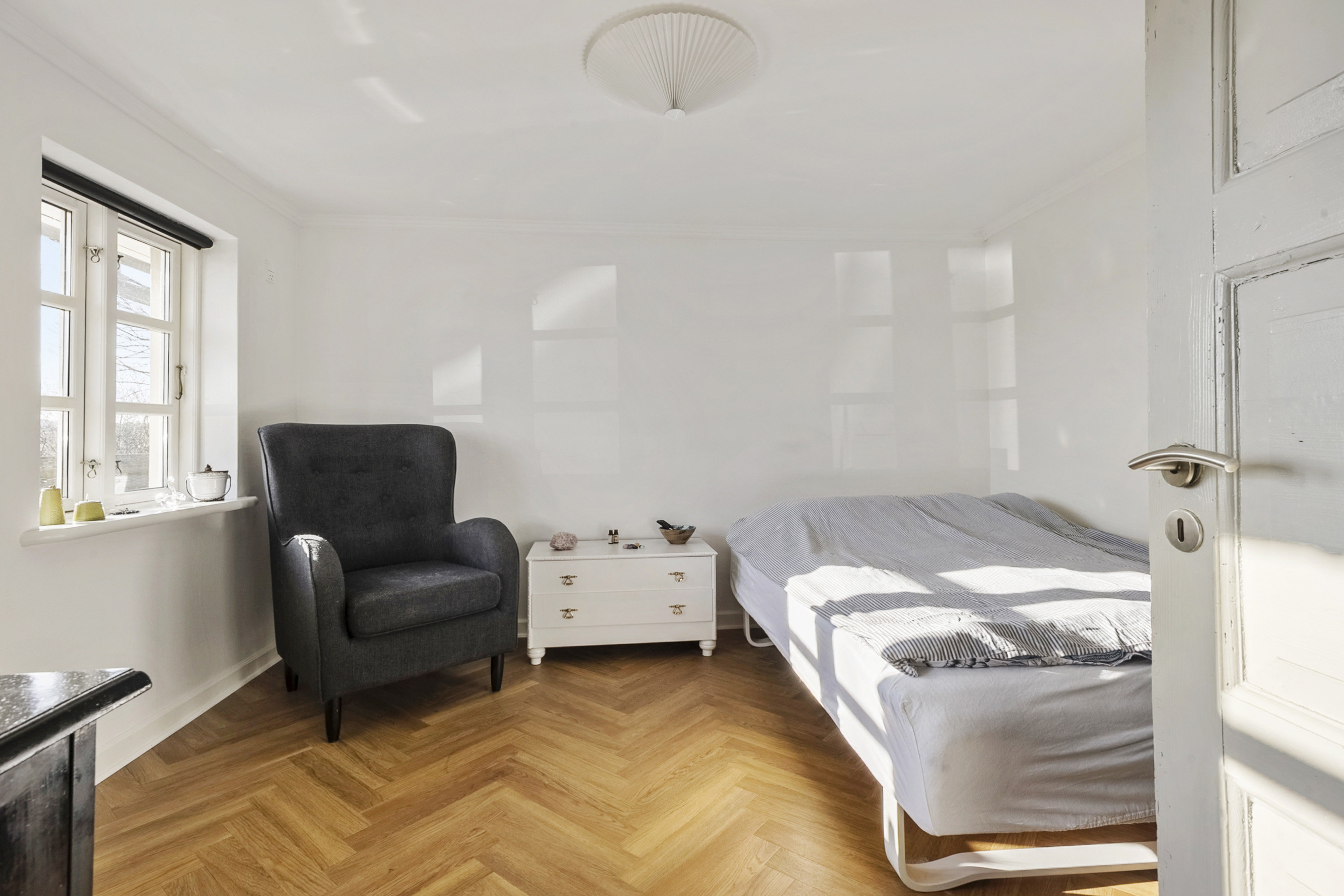 Fremhævet soveværelse billede i fuldskærmstilstand. Billede af Kirkedalsvej 1, Rårup, 7130 Juelsminde