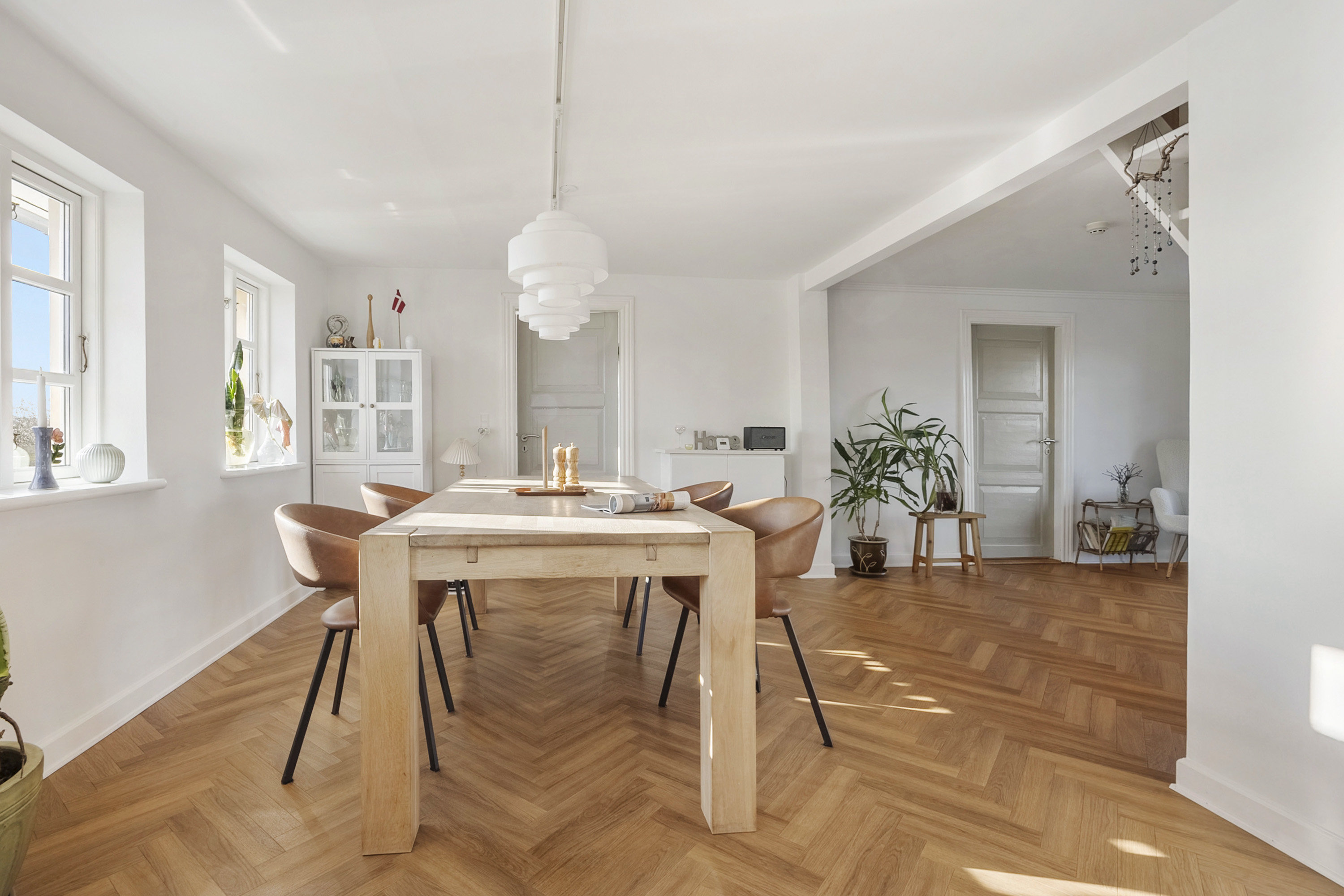 Fremhævet spisestue billede i fuldskærmstilstand. Billede af Kirkedalsvej 1, Rårup, 7130 Juelsminde