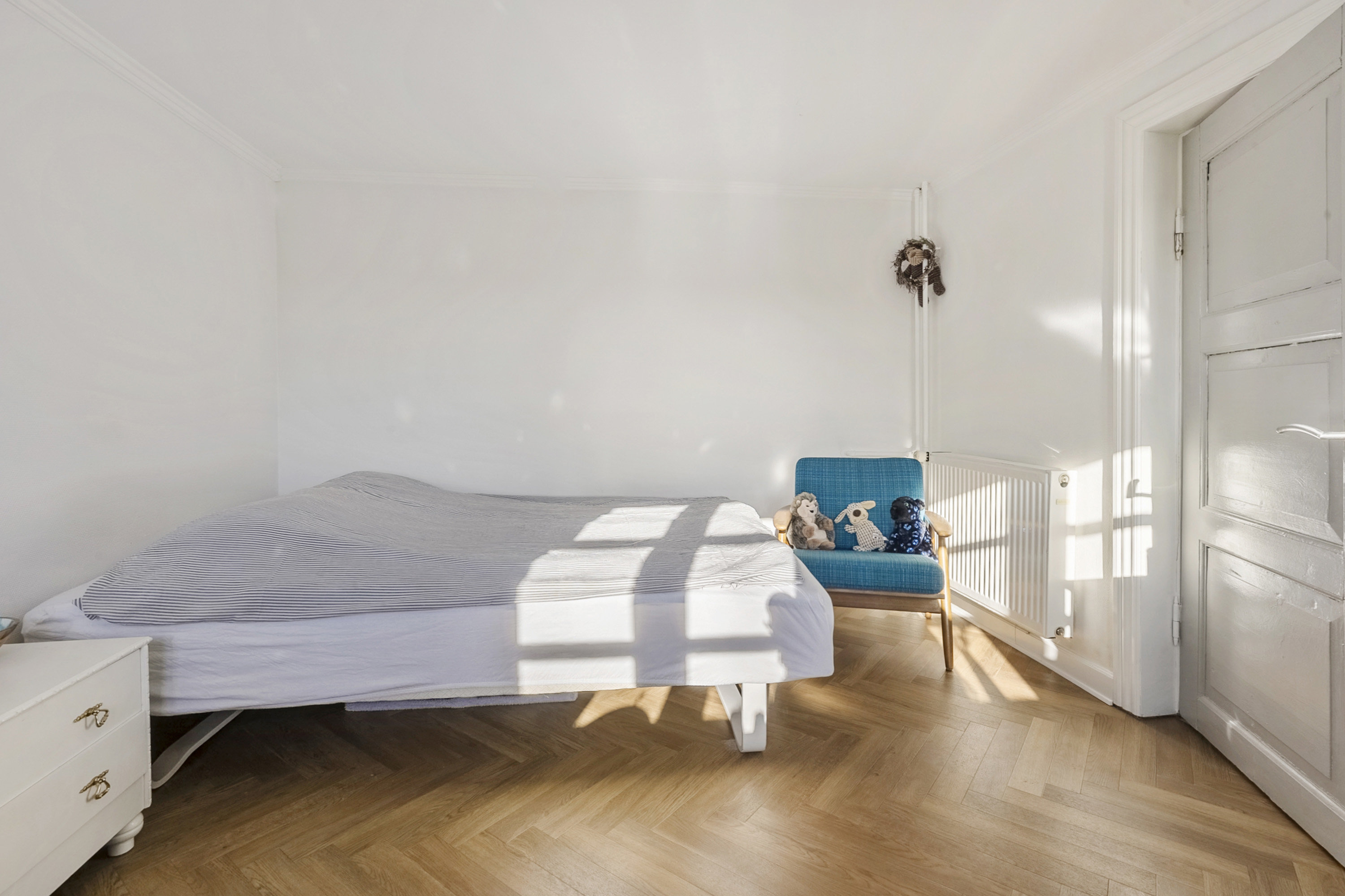 Fremhævet soveværelse billede i fuldskærmstilstand. Billede af Kirkedalsvej 1, Rårup, 7130 Juelsminde