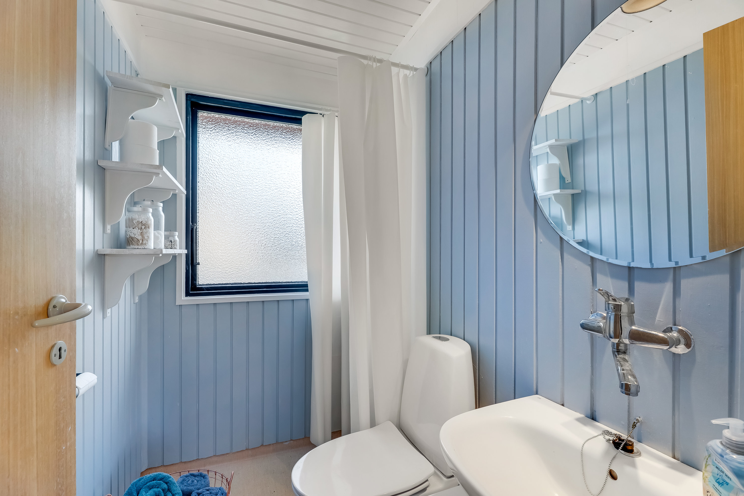 Fremhævet badeværelse billede i fuldskærmstilstand. Billede af Fasanvænget 5, Saksfjed Ø, 4970 Rødby