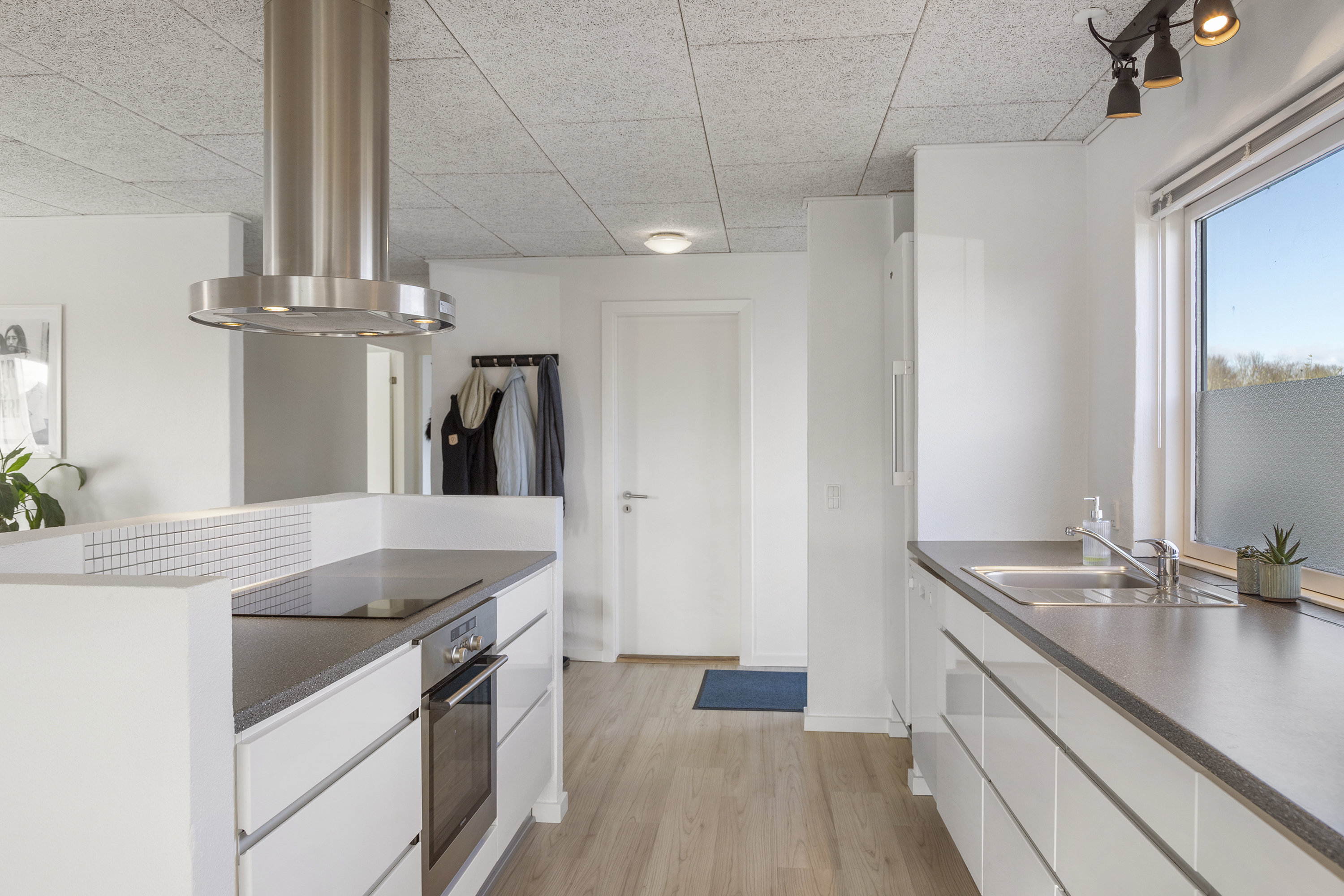 Fremhævet køkken billede i fuldskærmstilstand. Billede af Lindevej 15, 9620 Aalestrup