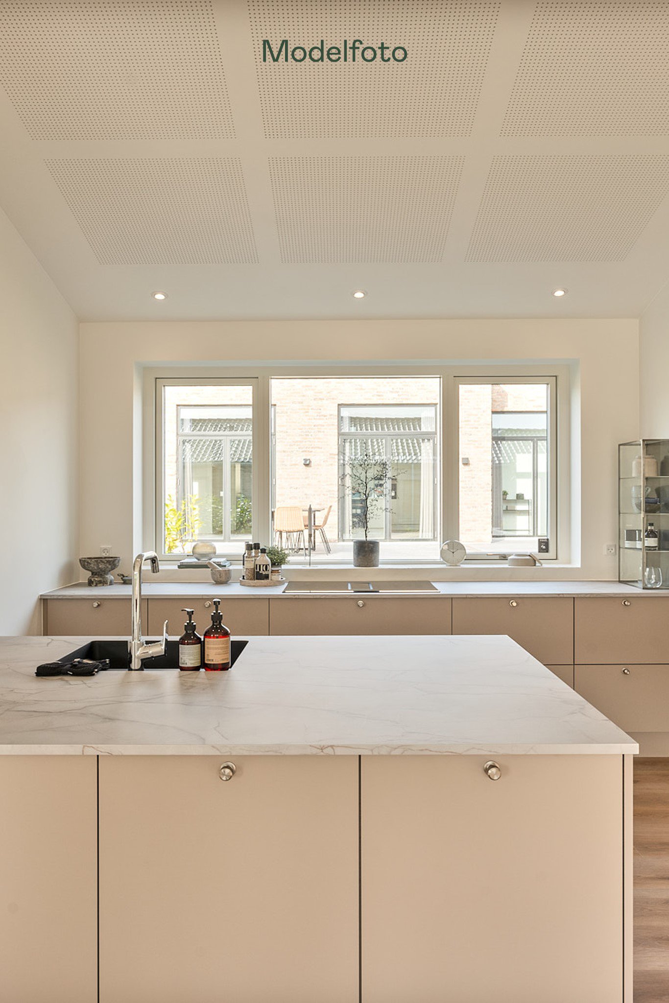 Fremhævet køkkenidé billede i fuldskærmstilstand. Billede af Præstegårdens Mark 1, 9440 Aabybro