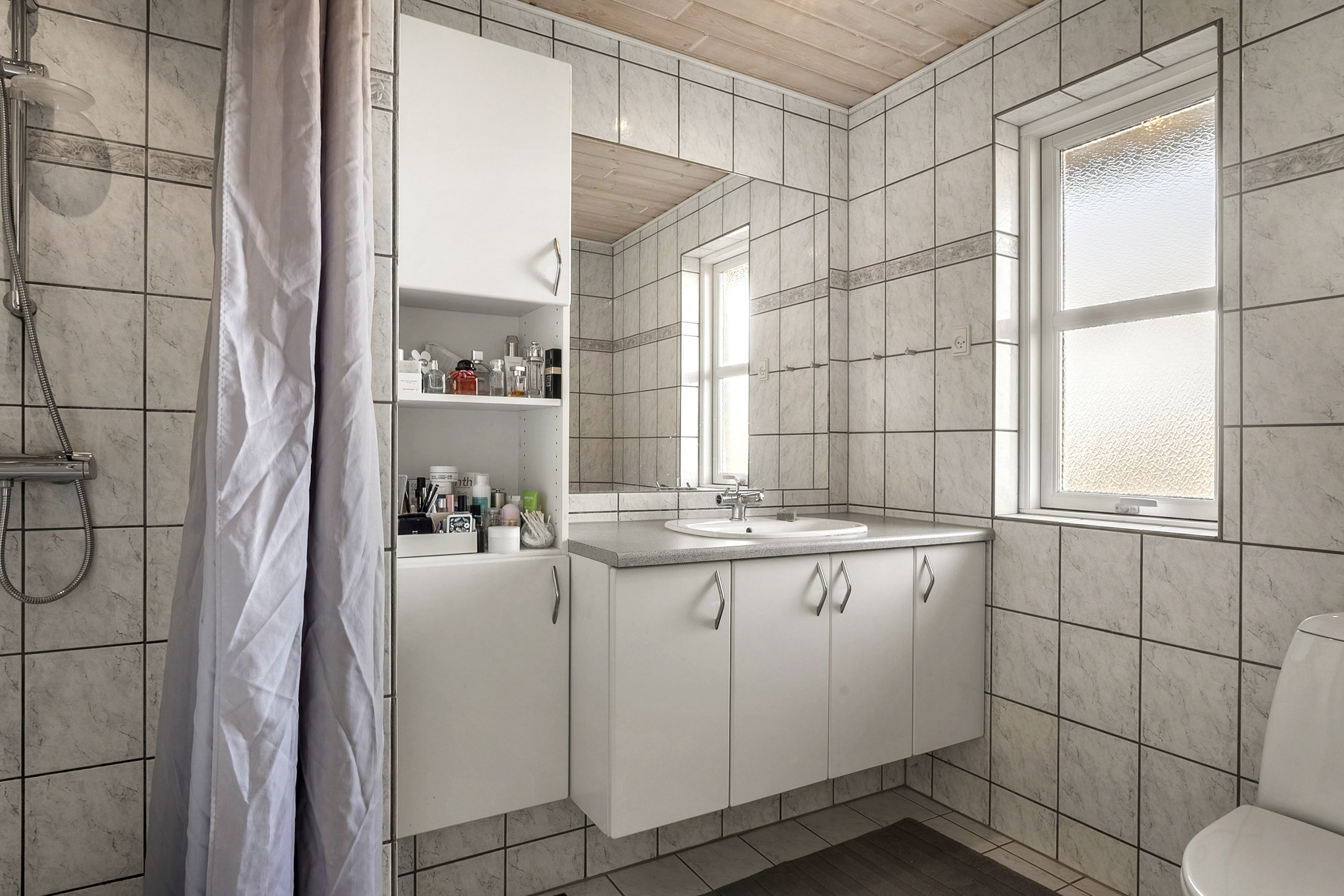 Fremhævet badeværelse billede i fuldskærmstilstand. Billede af Charlotteparken 87, 8700 Horsens