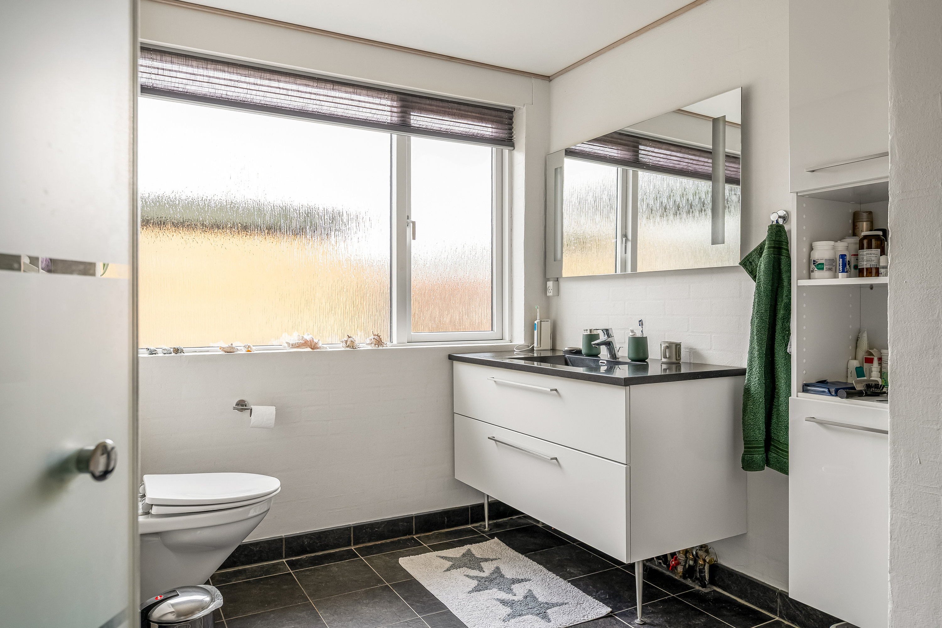 Fremhævet badeværelse billede i fuldskærmstilstand. Billede af Blomstertoften 43, Tjørring, 7400 Herning