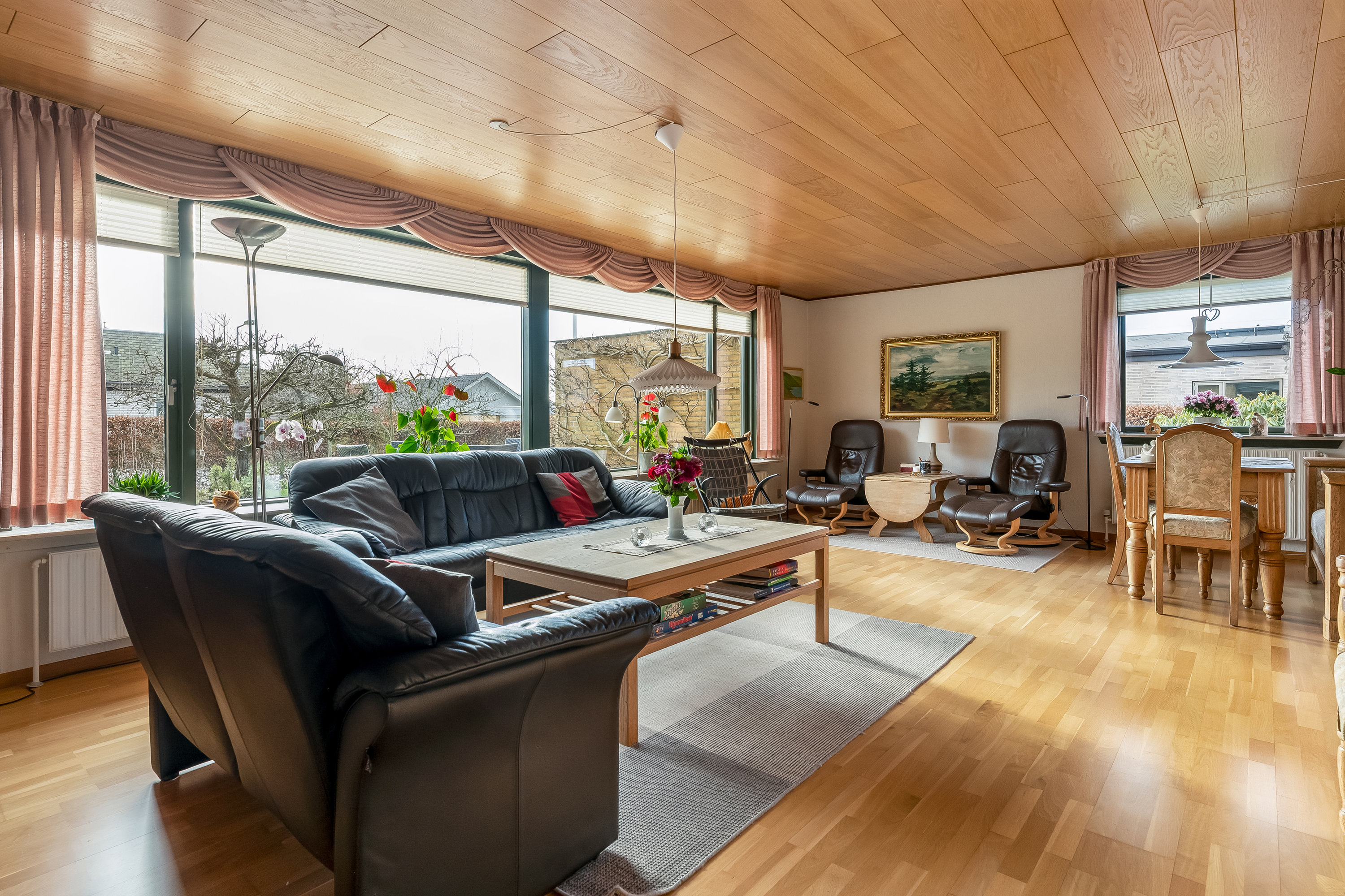 Fremhævet stue billede i fuldskærmstilstand. Billede af Blomstertoften 43, Tjørring, 7400 Herning