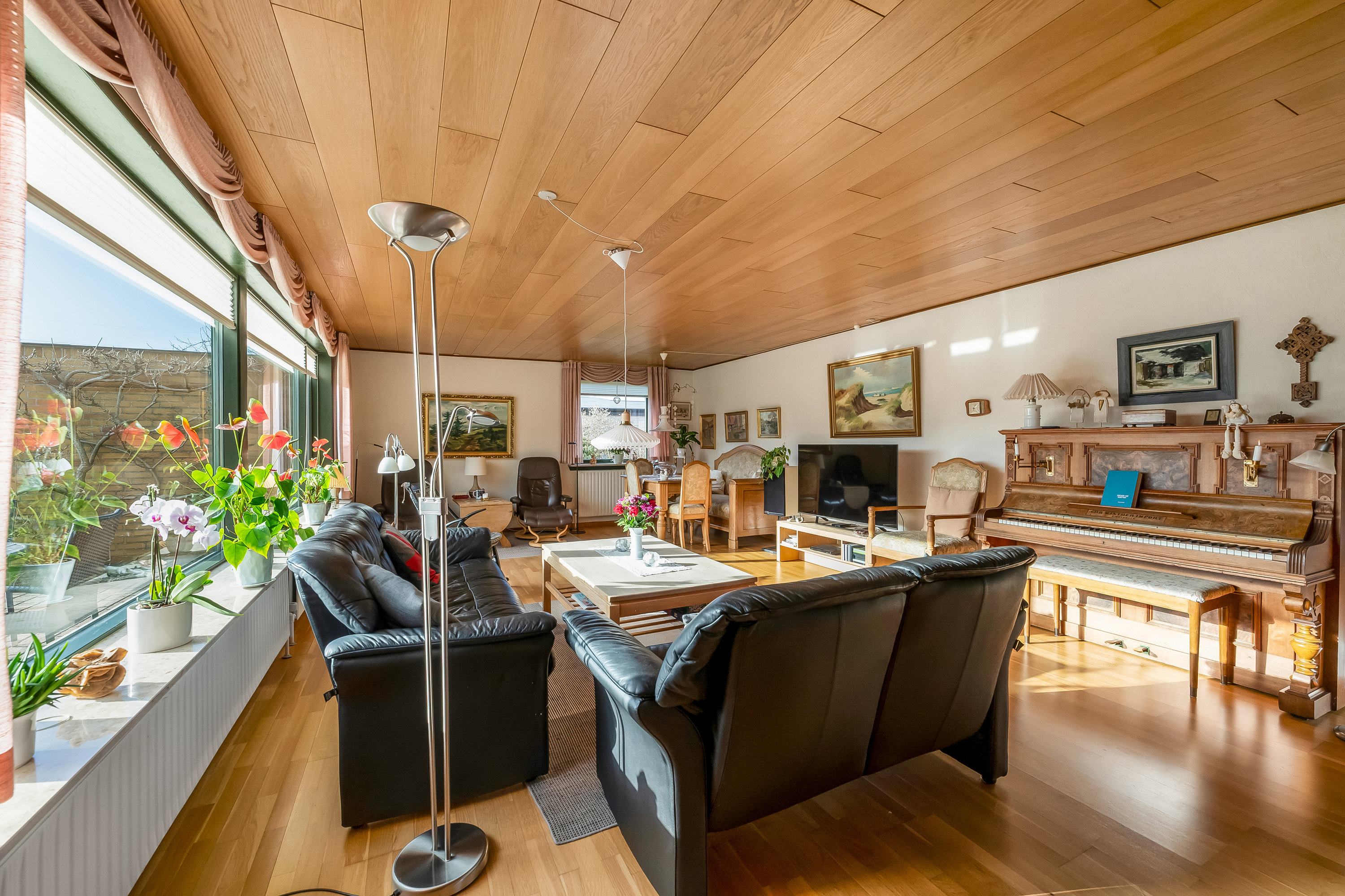 Fremhævet stue billede i fuldskærmstilstand. Billede af Blomstertoften 43, Tjørring, 7400 Herning