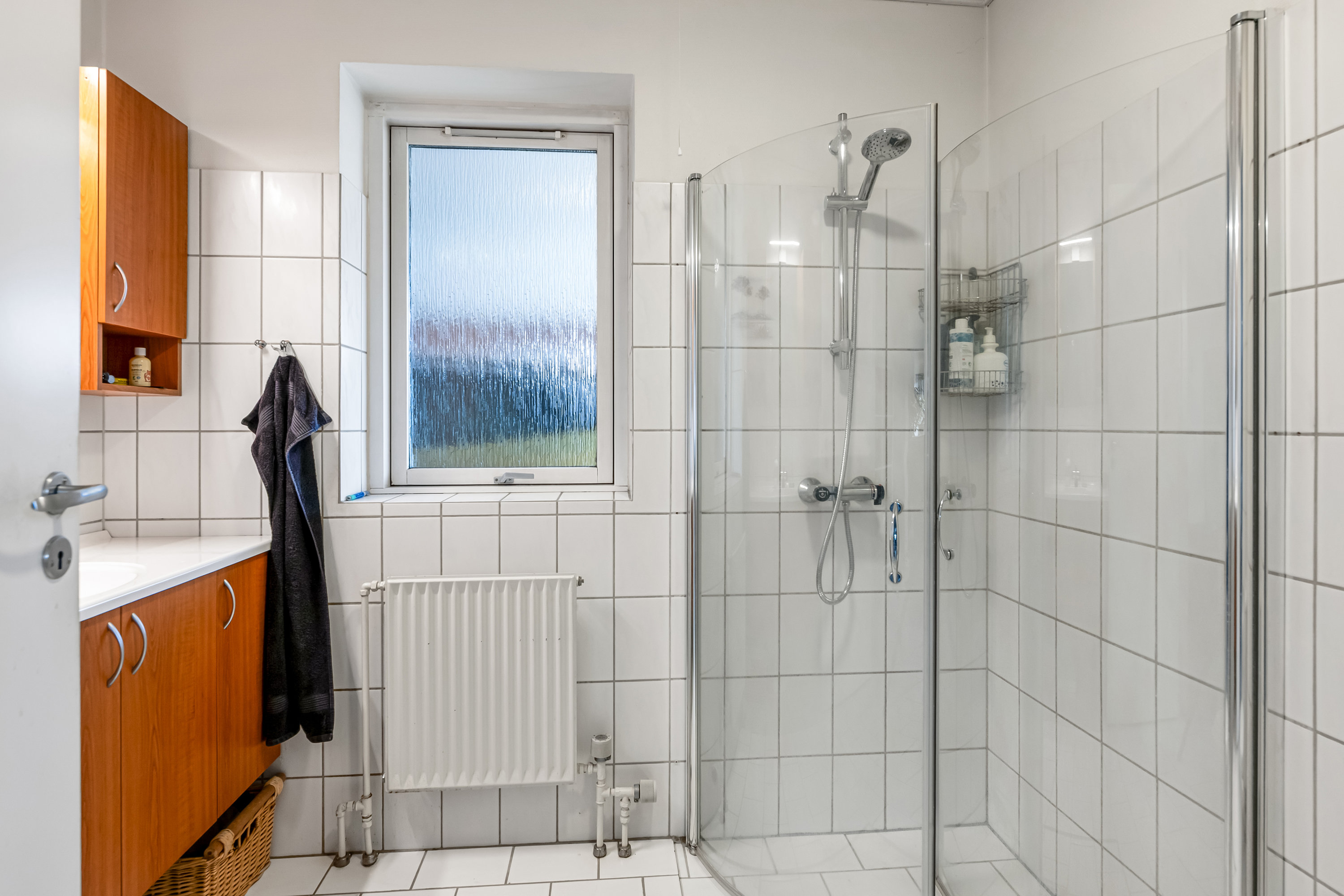 Fremhævet badeværelse billede i fuldskærmstilstand. Billede af Rønne Alle 316, 7451 Sunds
