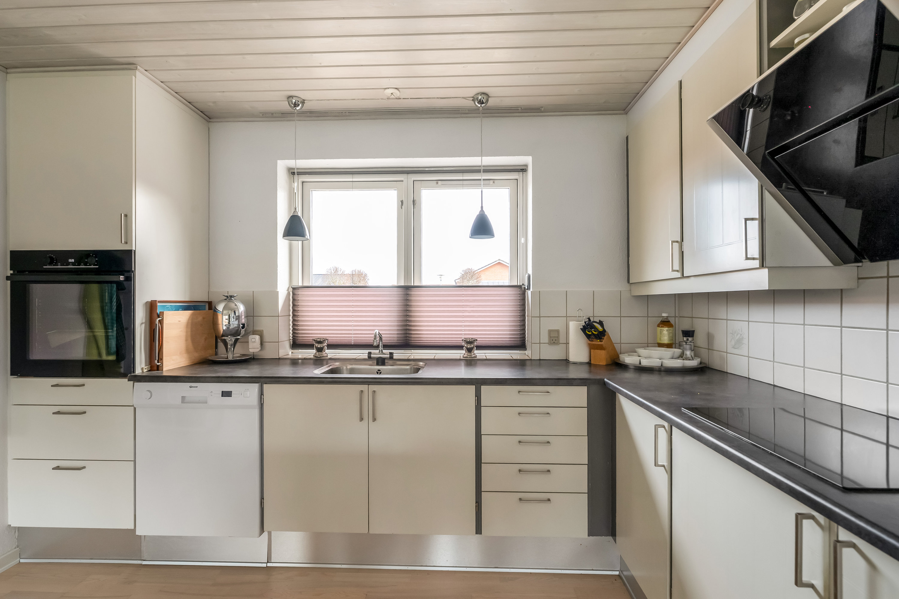 Fremhævet køkken alrum billede i fuldskærmstilstand. Billede af Rønne Alle 316, 7451 Sunds