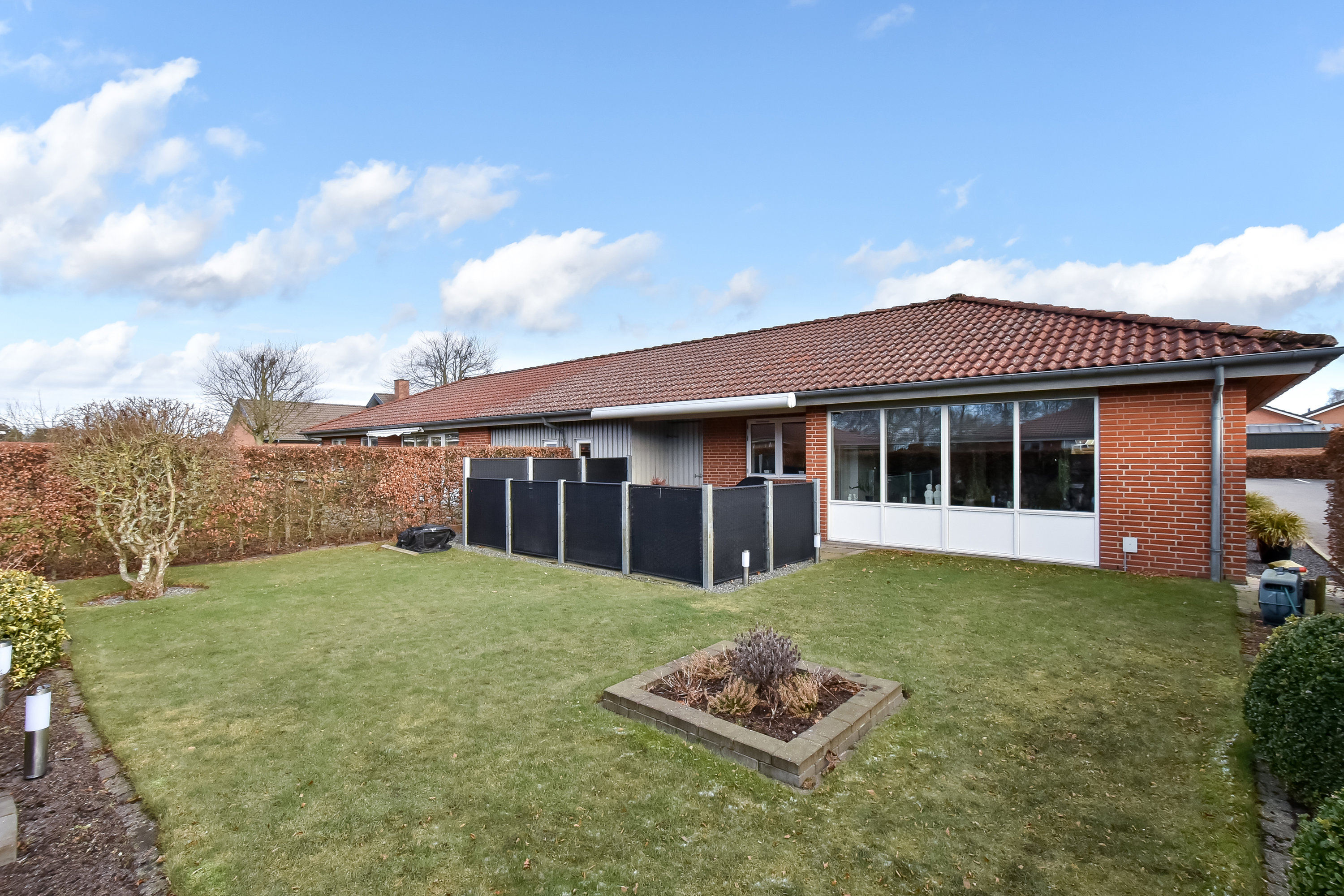 Fremhævet ejendommen billede i fuldskærmstilstand. Billede af Rønne Alle 316, 7451 Sunds