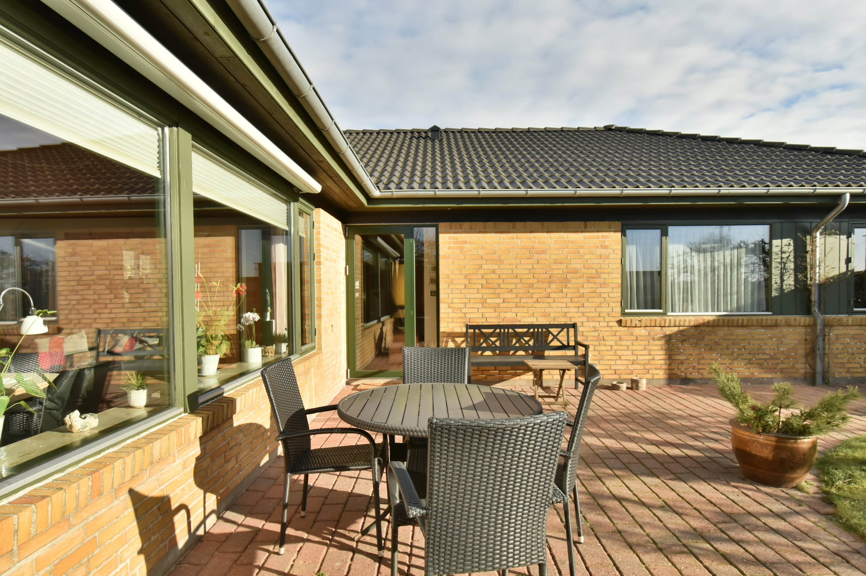 Fremhævet terrasse billede i fuldskærmstilstand. Billede af Blomstertoften 43, Tjørring, 7400 Herning