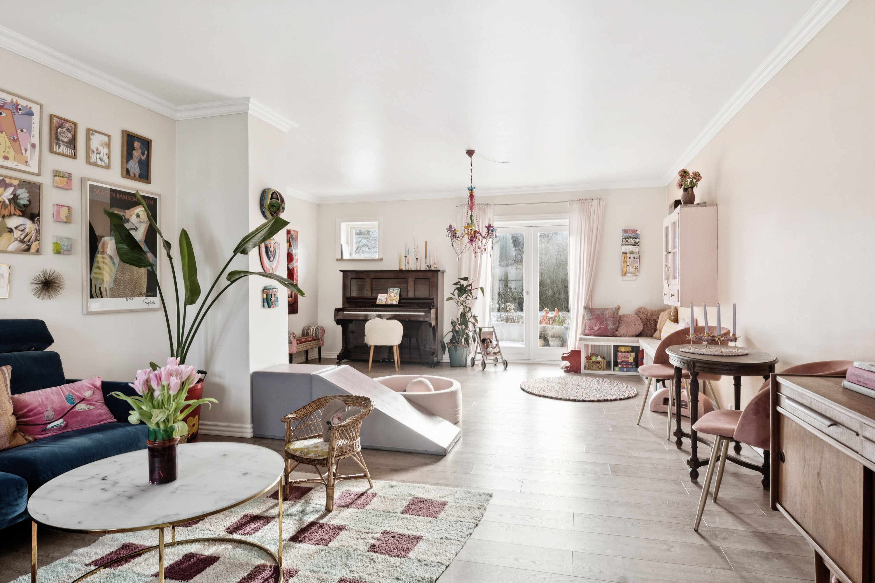 Fremhævet stue billede i fuldskærmstilstand. Billede af Kristrupvej 74, 8960 Randers SØ