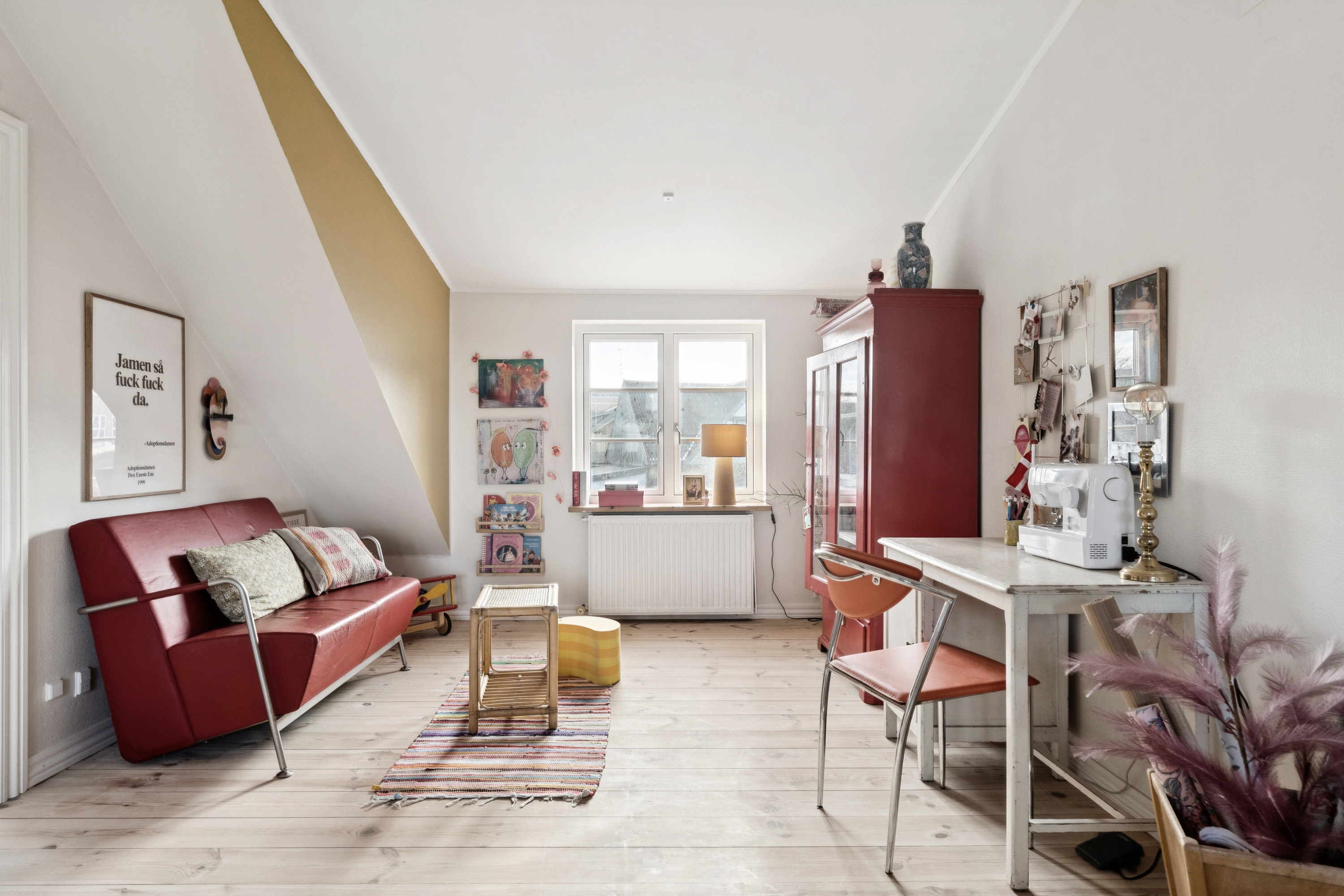 Fremhævet stue billede i fuldskærmstilstand. Billede af Kristrupvej 74, 8960 Randers SØ