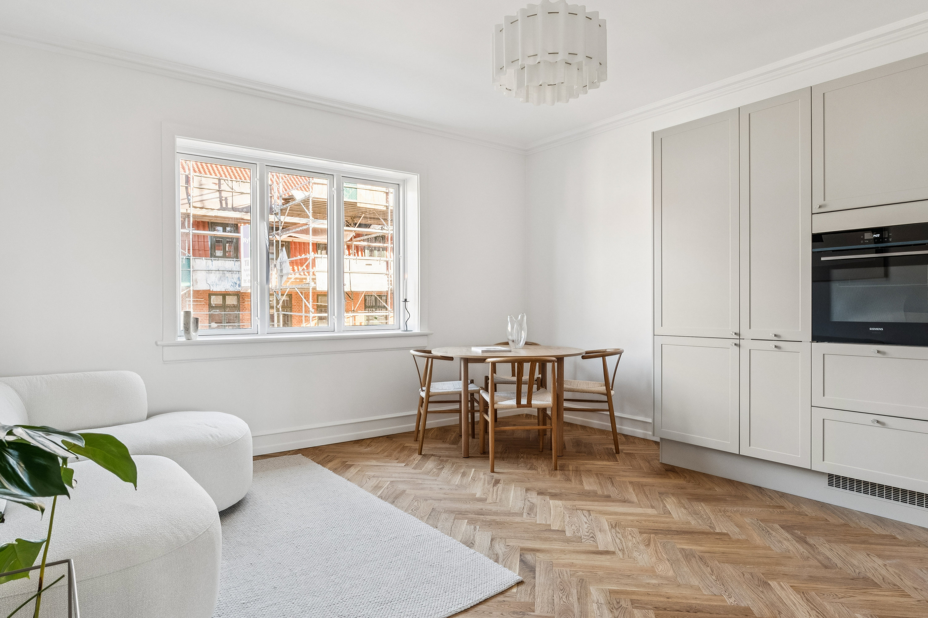 Fremhævet stue billede i fuldskærmstilstand. Billede af Lange-Müllers Gade 25, 3. th., 2100 København Ø