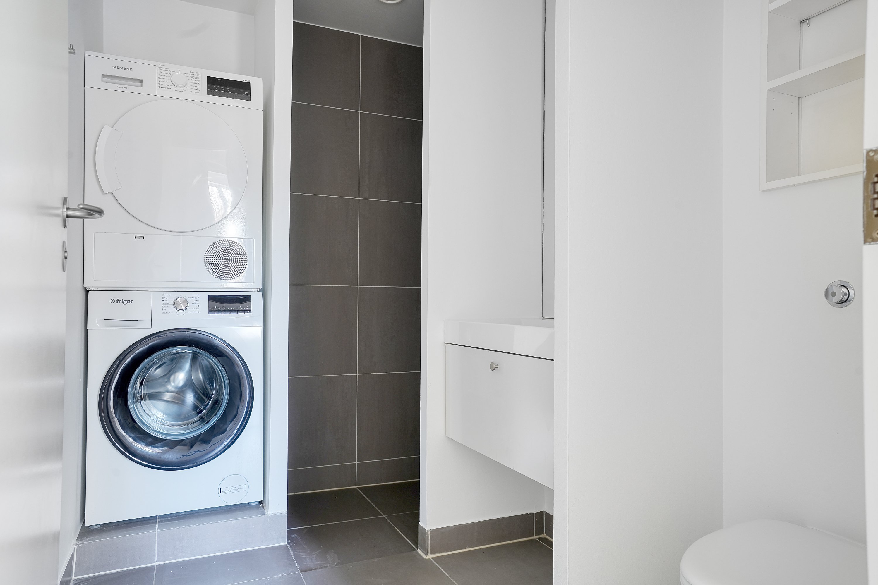 Fremhævet badeværelse billede i fuldskærmstilstand. Billede af Gyngemose Parkvej 12, 2. th., 2860 Søborg