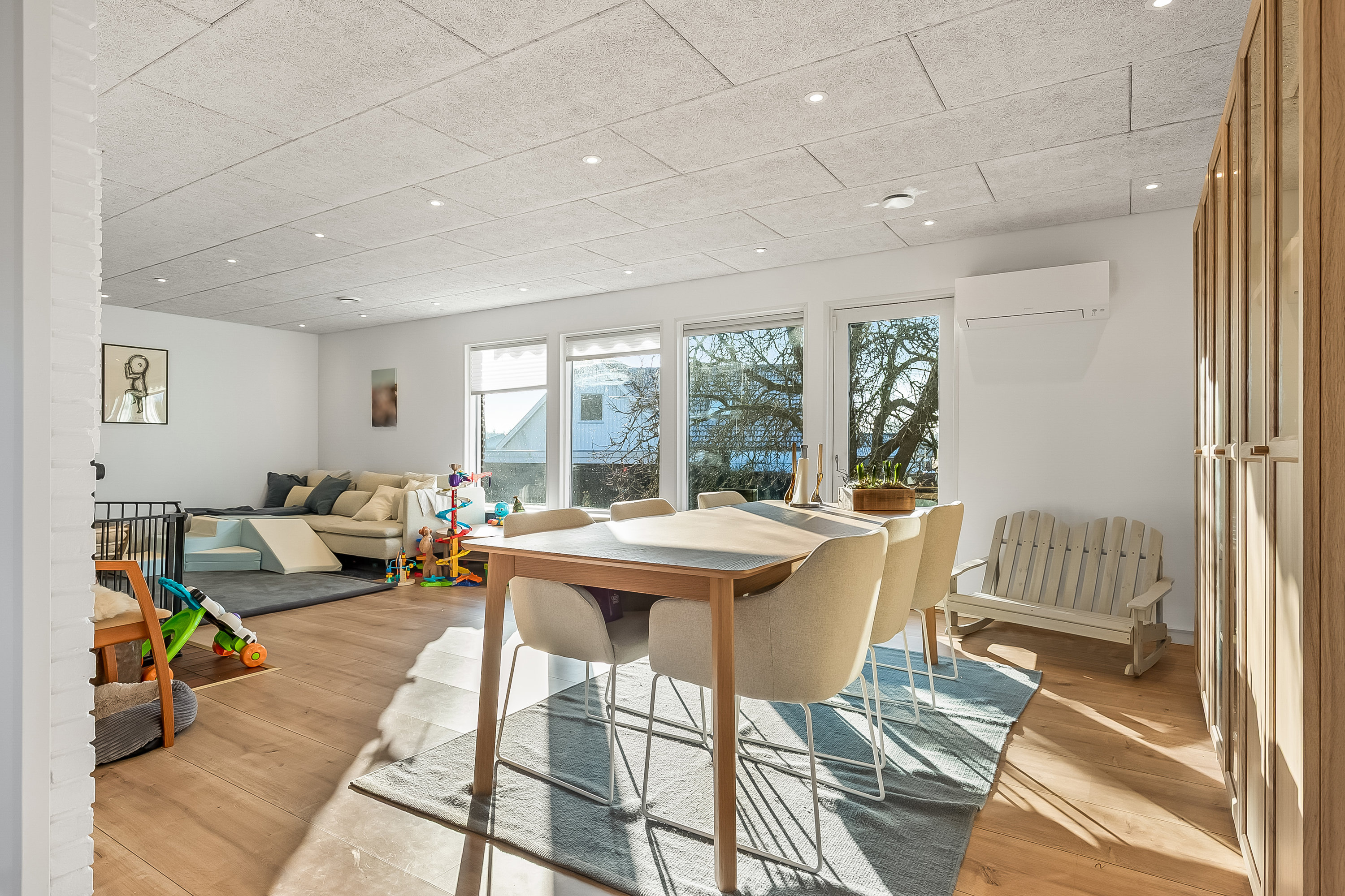 Fremhævet stue billede i fuldskærmstilstand. Billede af Bjerrevænget 16, Brejning, 7080 Børkop