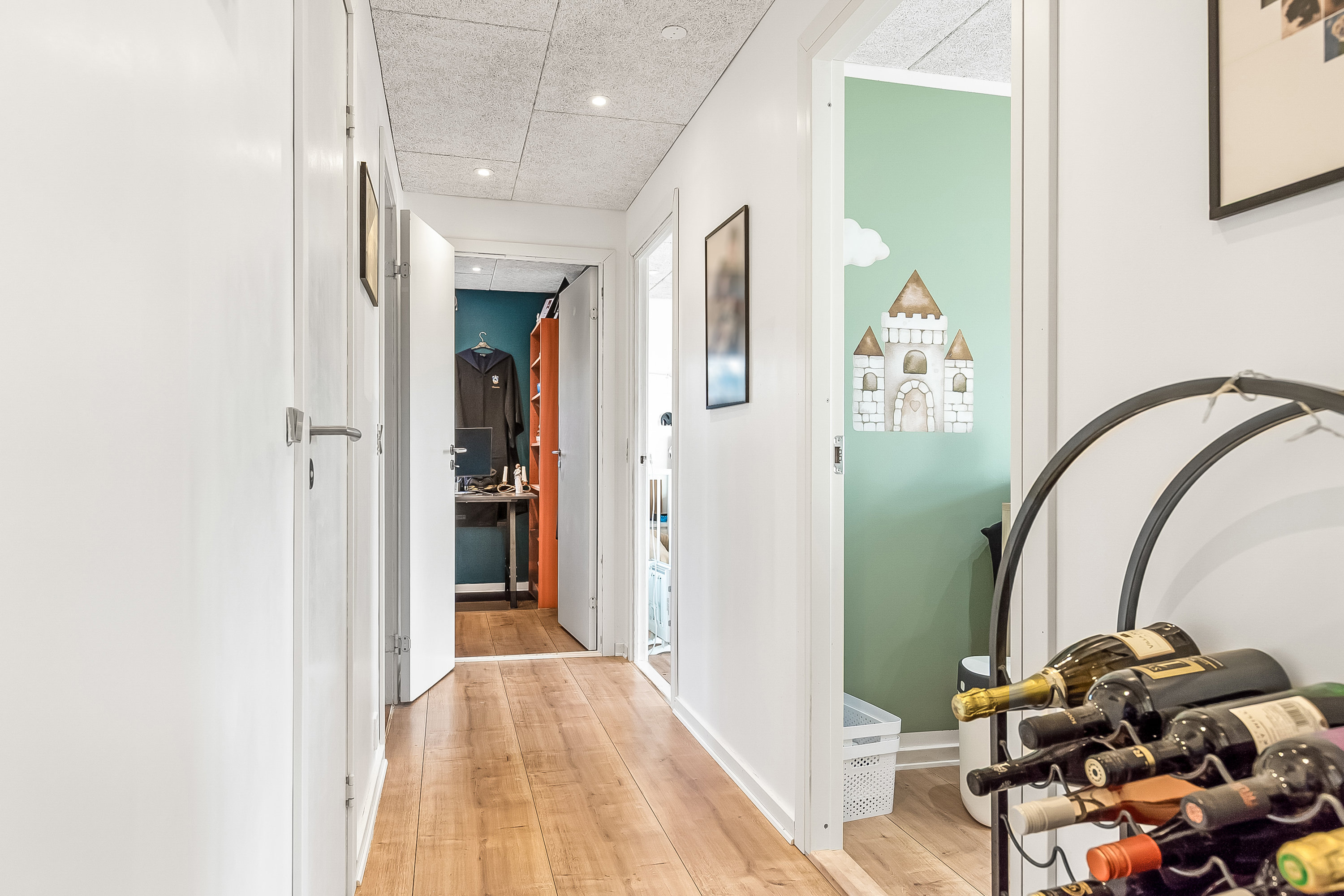 Fremhævet gang billede i fuldskærmstilstand. Billede af Bjerrevænget 16, Brejning, 7080 Børkop