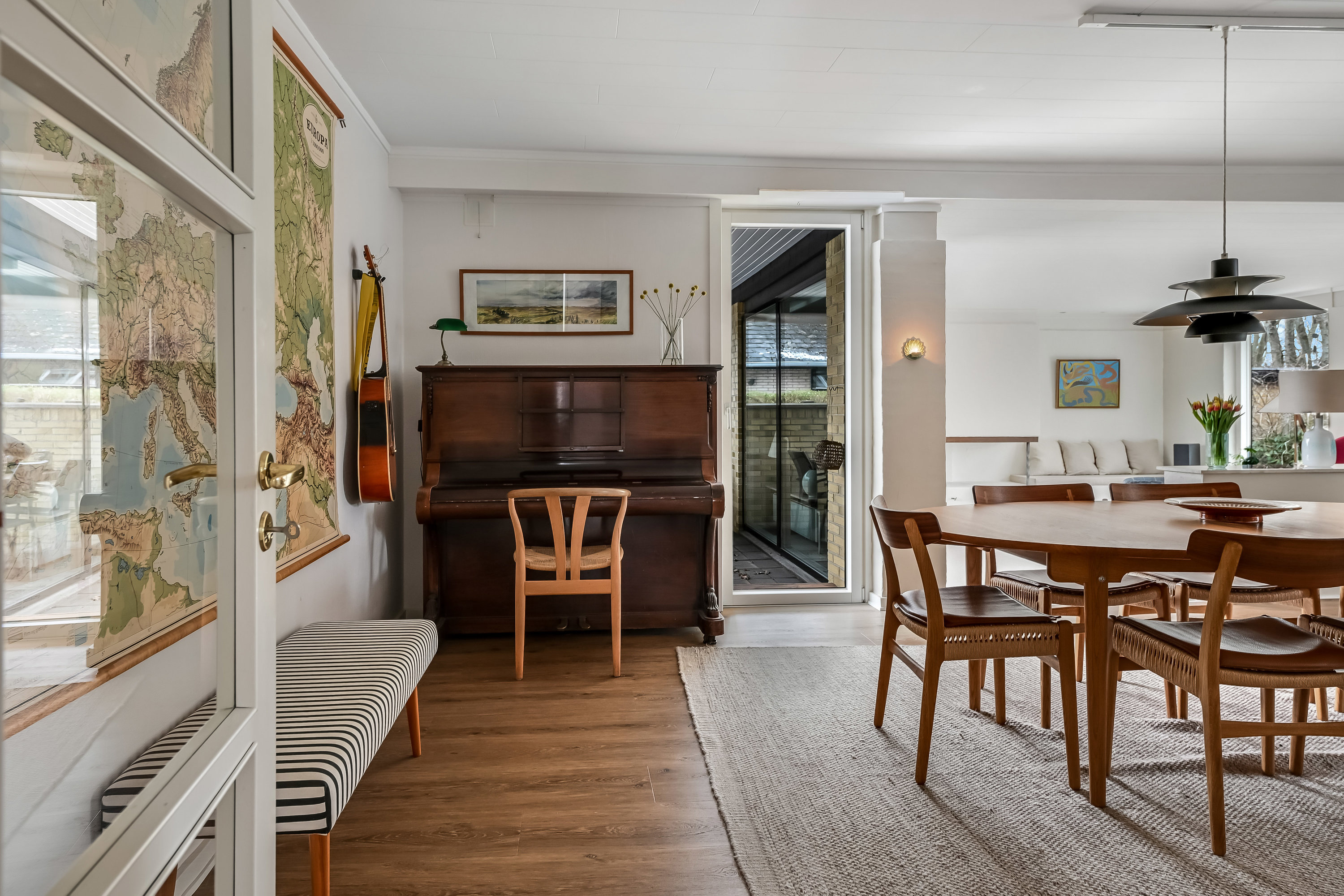 Fremhævet stue billede i fuldskærmstilstand. Billede af Snerlevej 4, 6710 Esbjerg V