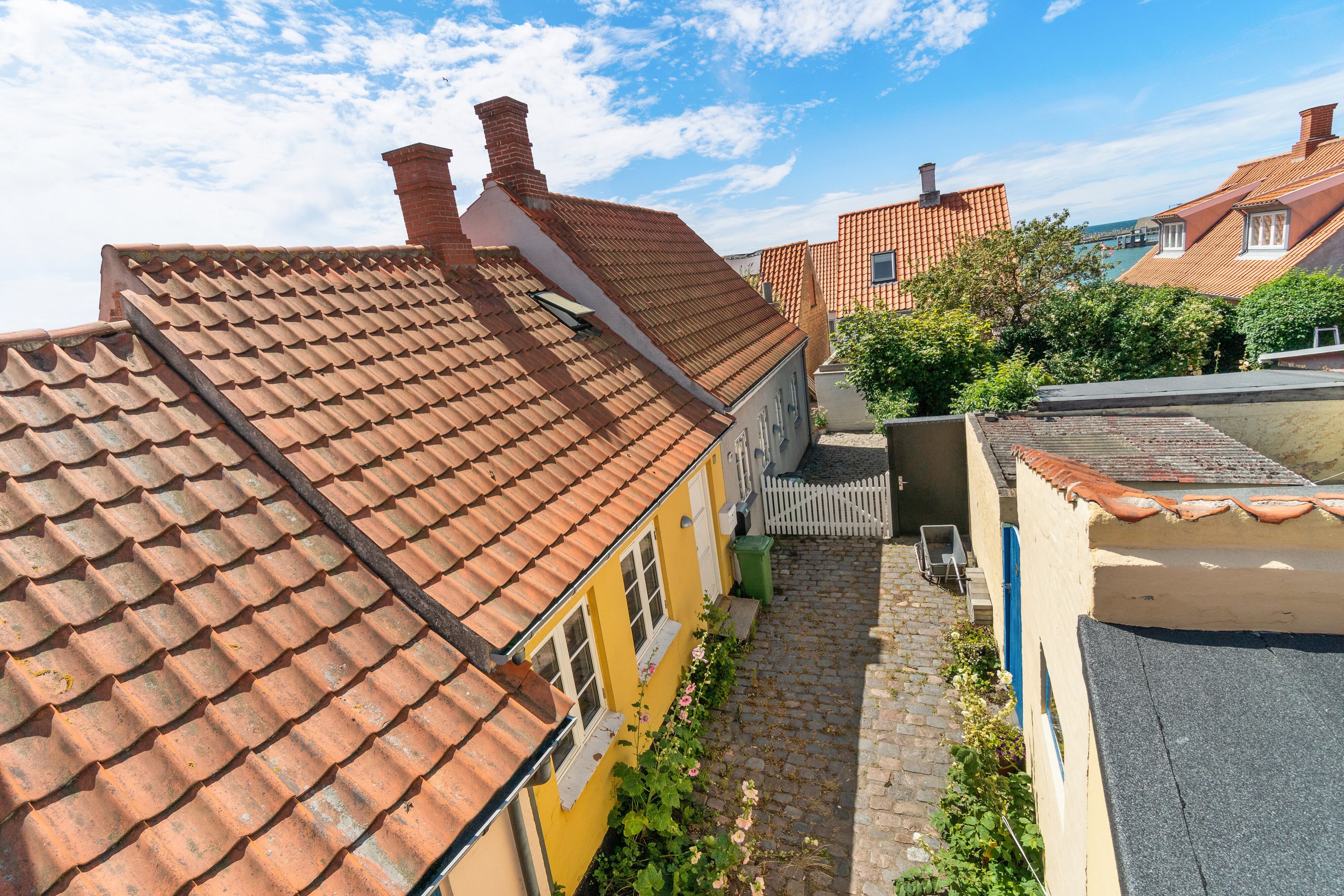 Fremhævet  billede i fuldskærmstilstand. Billede af Kirkestræde 12, 3700 Rønne