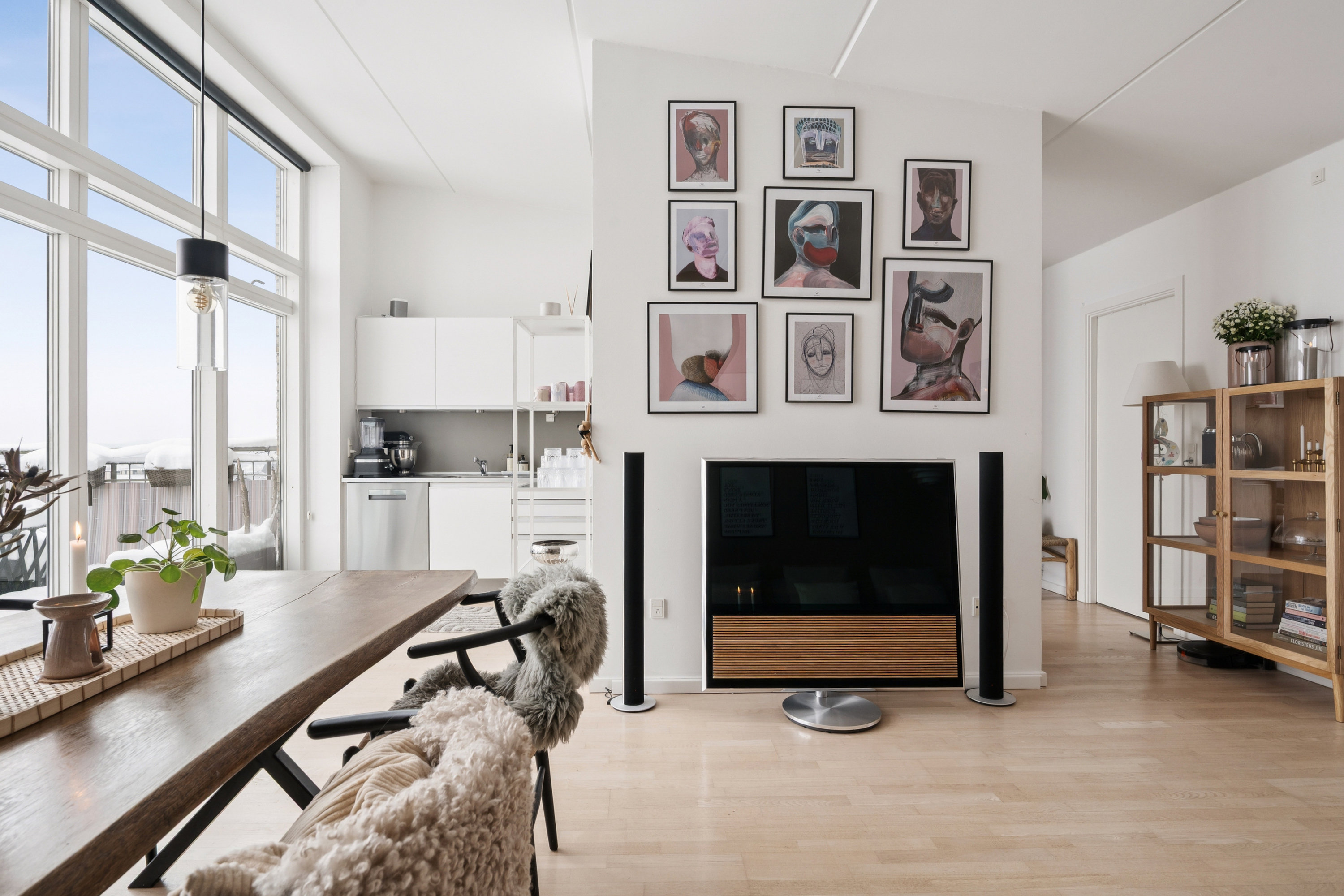 Fremhævet spisestue billede i fuldskærmstilstand. Billede af Elgårdsminde 109, 4. th., Søften, 8382 Hinnerup