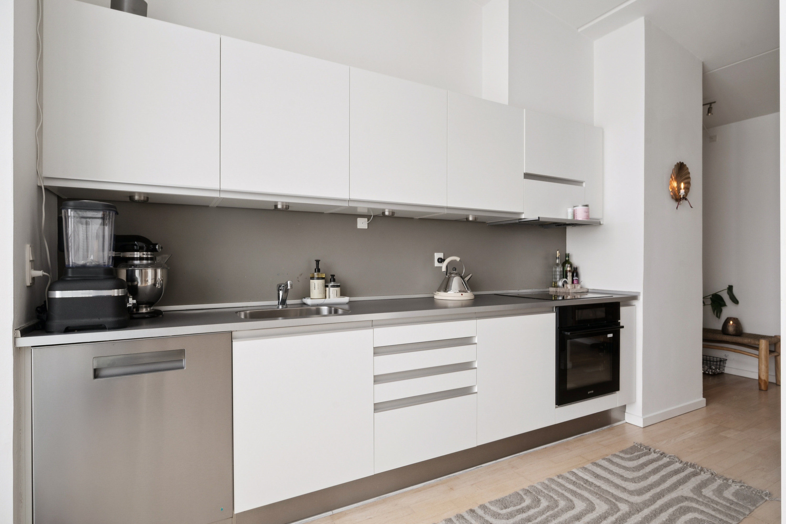 Fremhævet køkken billede i fuldskærmstilstand. Billede af Elgårdsminde 109, 4. th., Søften, 8382 Hinnerup