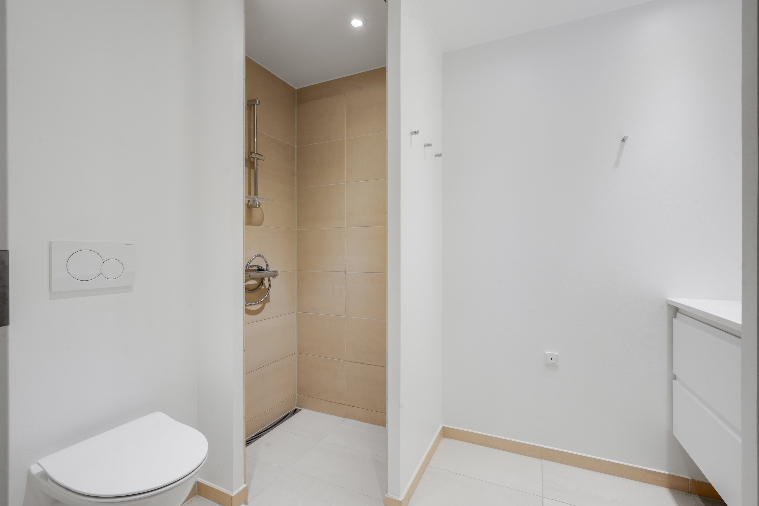 Fremhævet andet billede i fuldskærmstilstand. Billede af Robert Jacobsens Vej 40A, st.. mf., 2300 København S