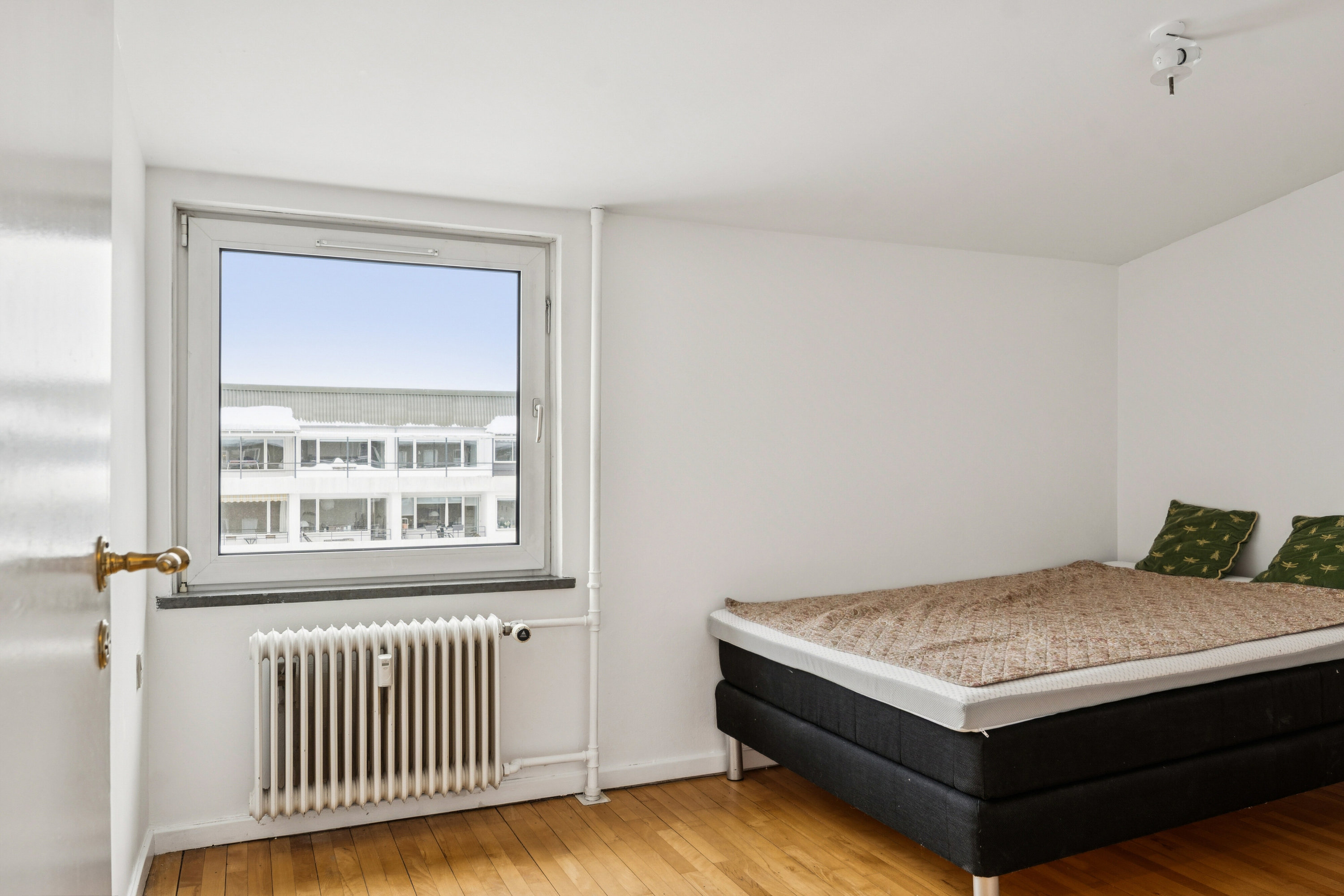 Fremhævet soveværelse billede i fuldskærmstilstand. Billede af Askevænget 21, 3. tv., 2830 Virum