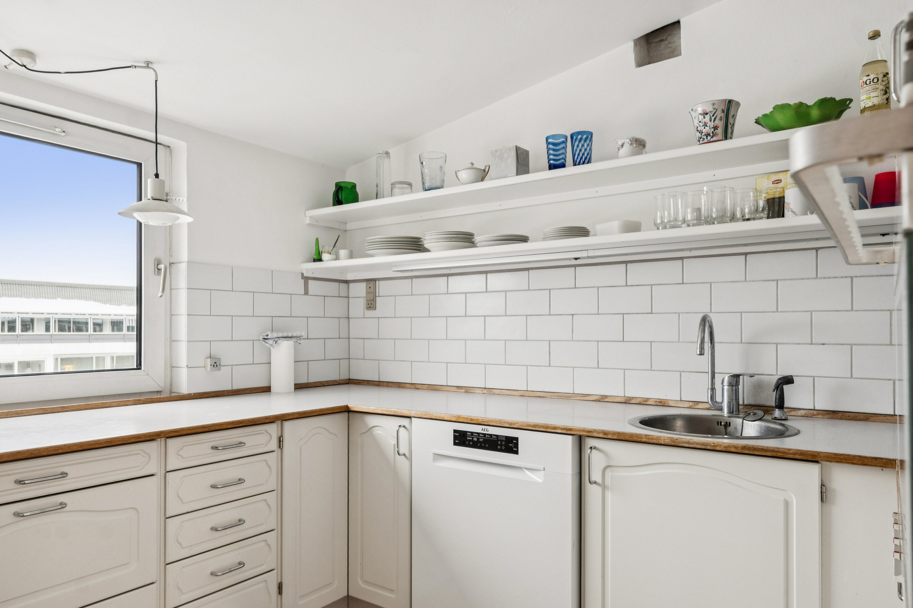 Fremhævet køkken billede i fuldskærmstilstand. Billede af Askevænget 21, 3. tv., 2830 Virum