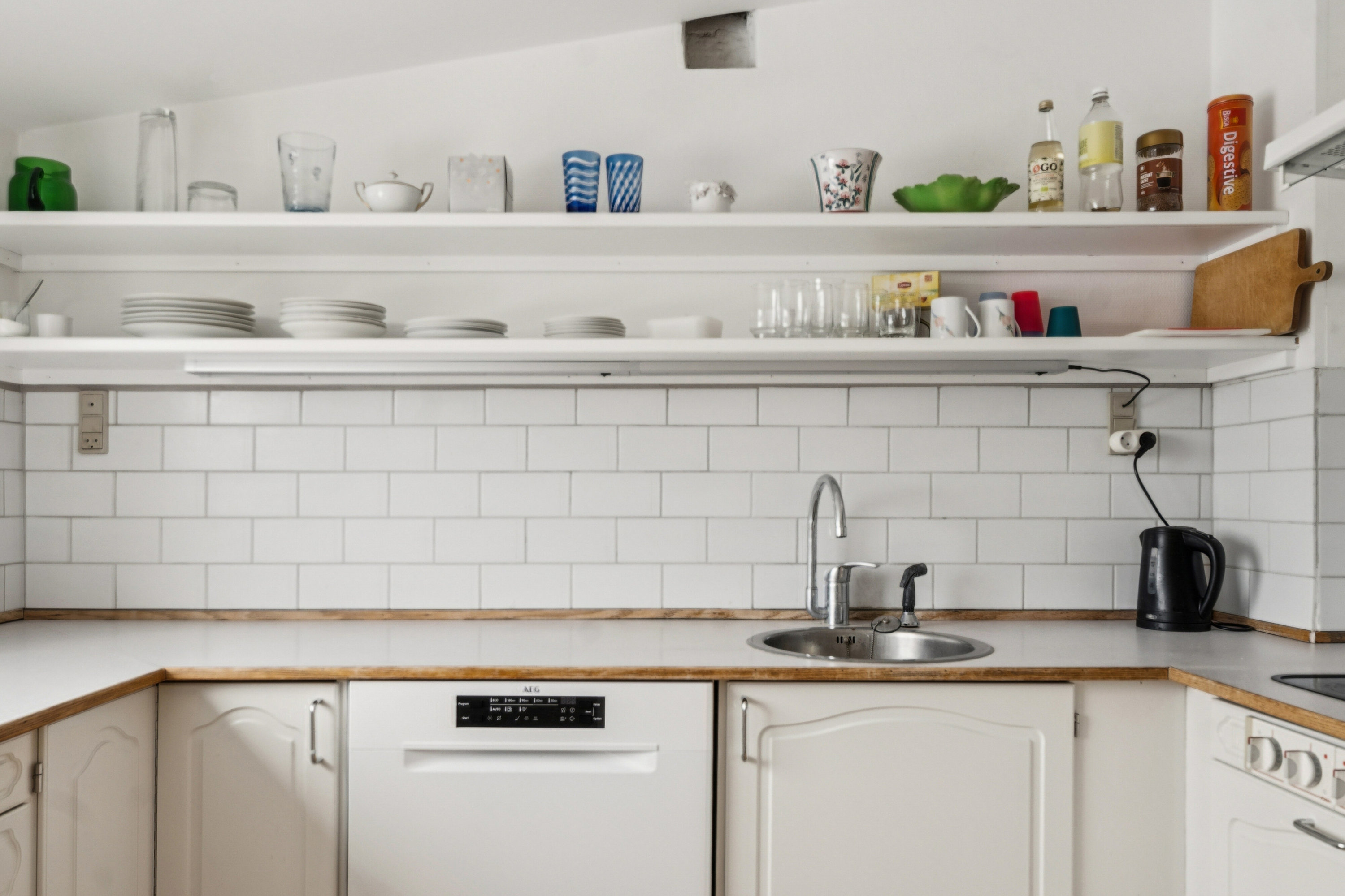 Fremhævet køkken billede i fuldskærmstilstand. Billede af Askevænget 21, 3. tv., 2830 Virum