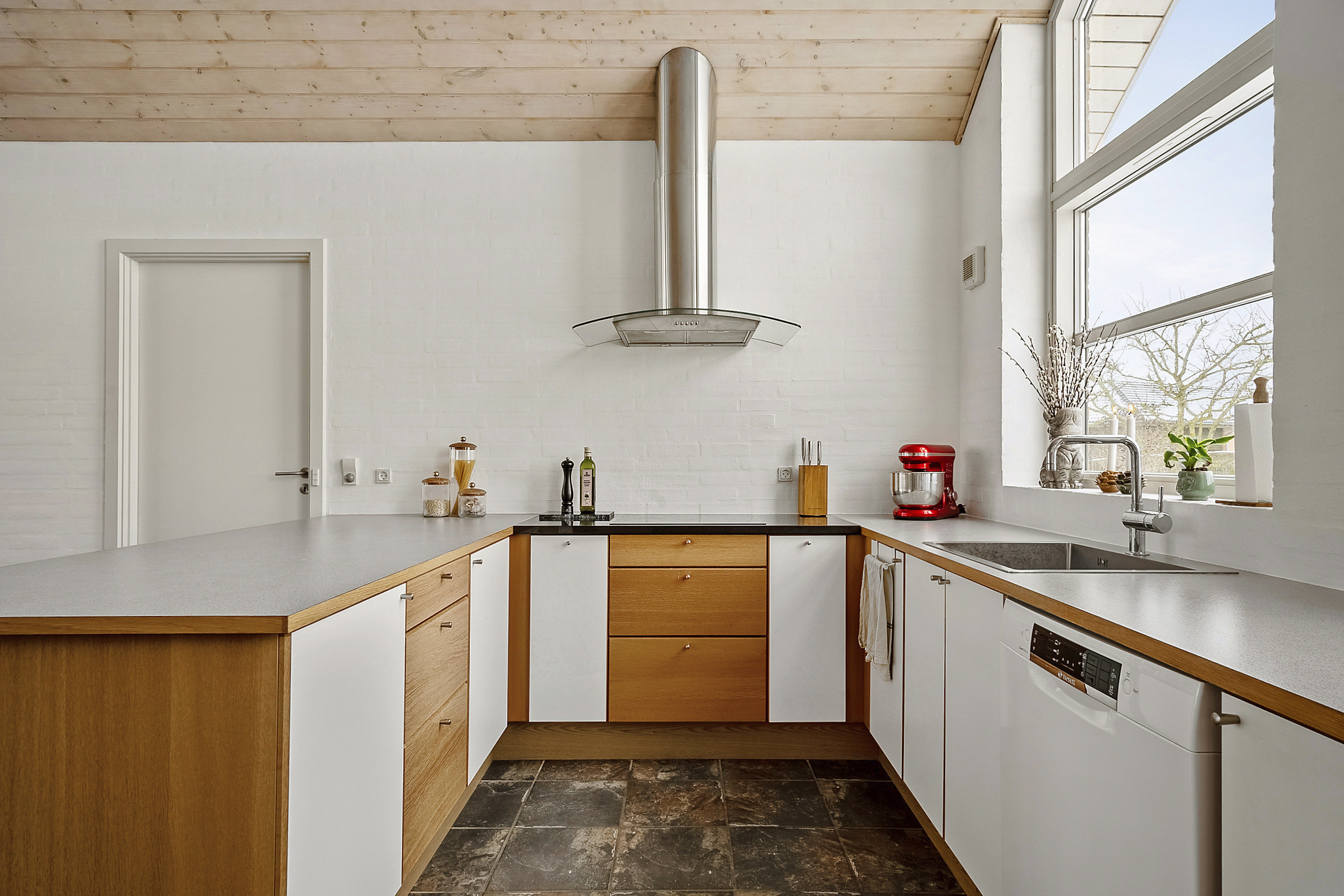 Fremhævet køkken billede i fuldskærmstilstand. Billede af Røde Mølle Banke 14, Søvind, 8700 Horsens