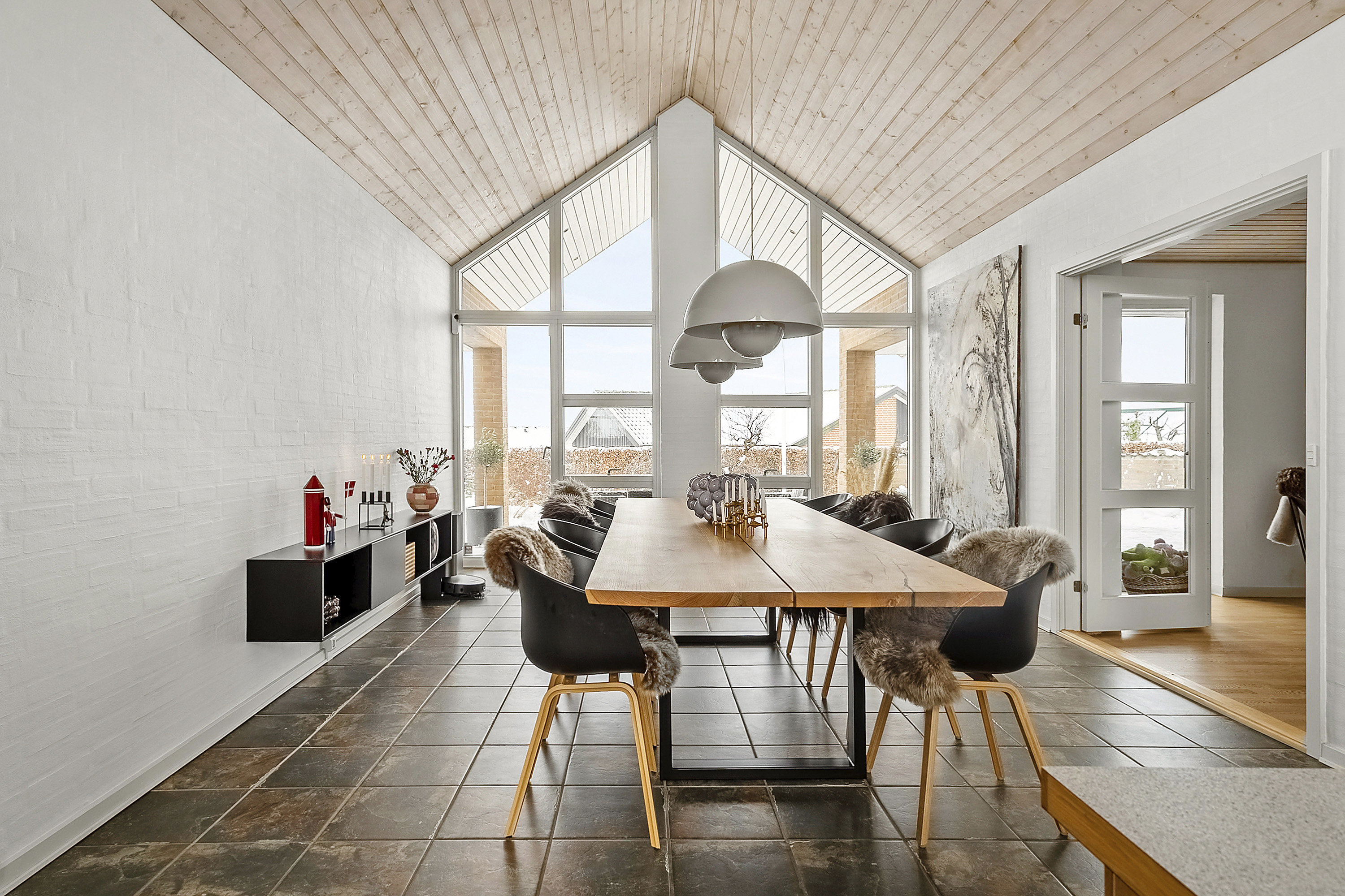 Fremhævet spisestue billede i fuldskærmstilstand. Billede af Røde Mølle Banke 14, Søvind, 8700 Horsens