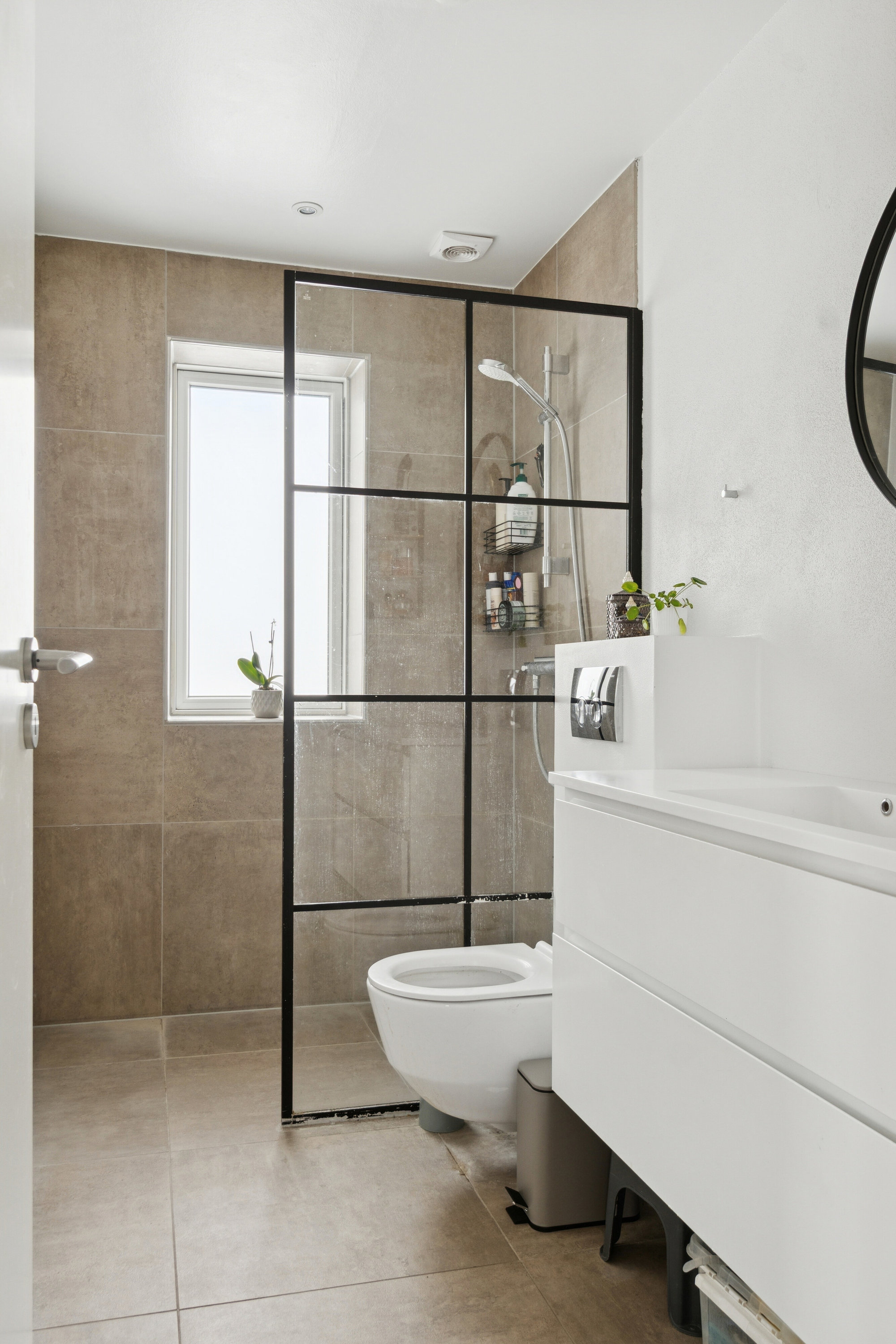 Fremhævet badeværelse billede i fuldskærmstilstand. Billede af Møllegårdsvej 2, 4700 Næstved