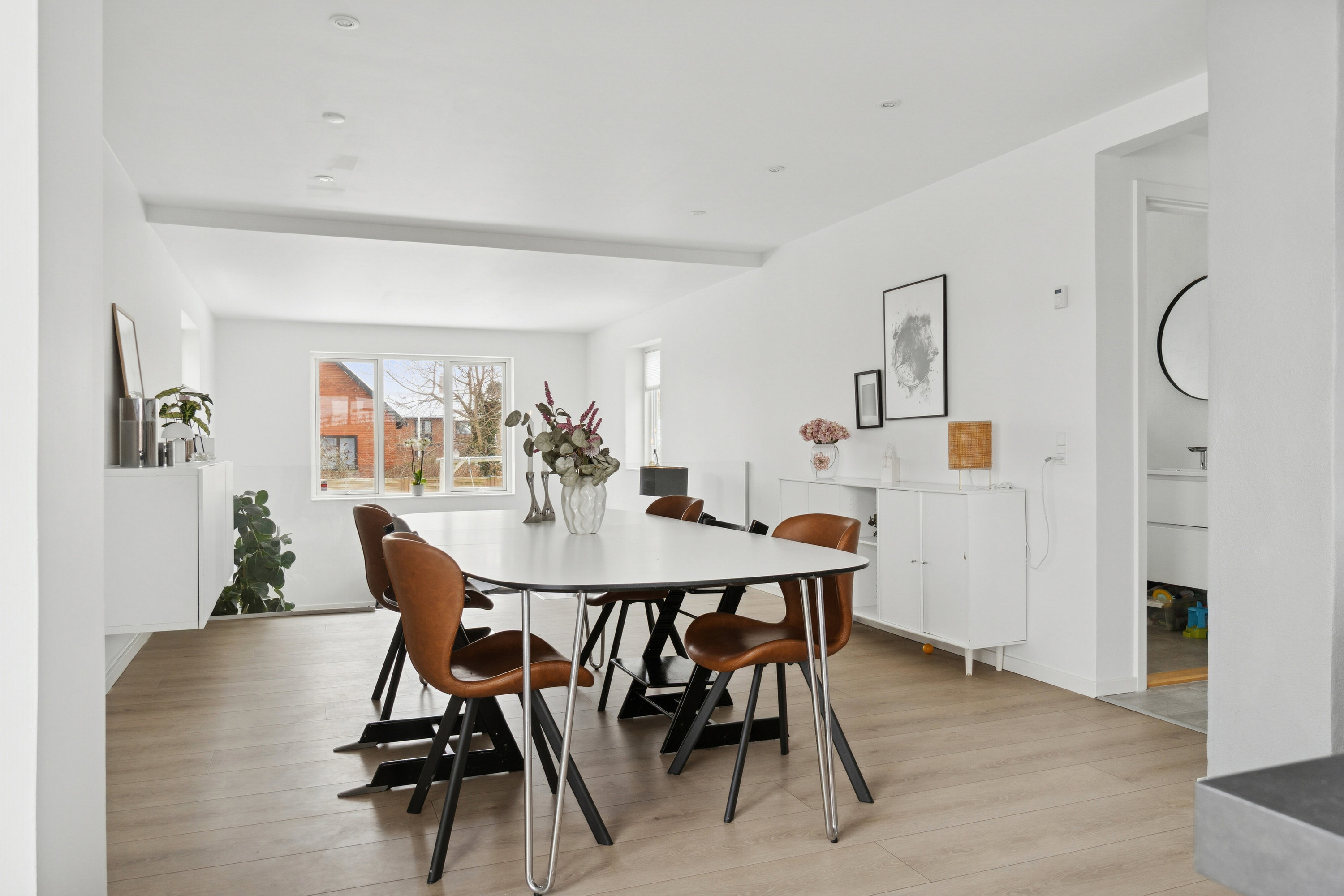 Fremhævet spisestue billede i fuldskærmstilstand. Billede af Møllegårdsvej 2, 4700 Næstved