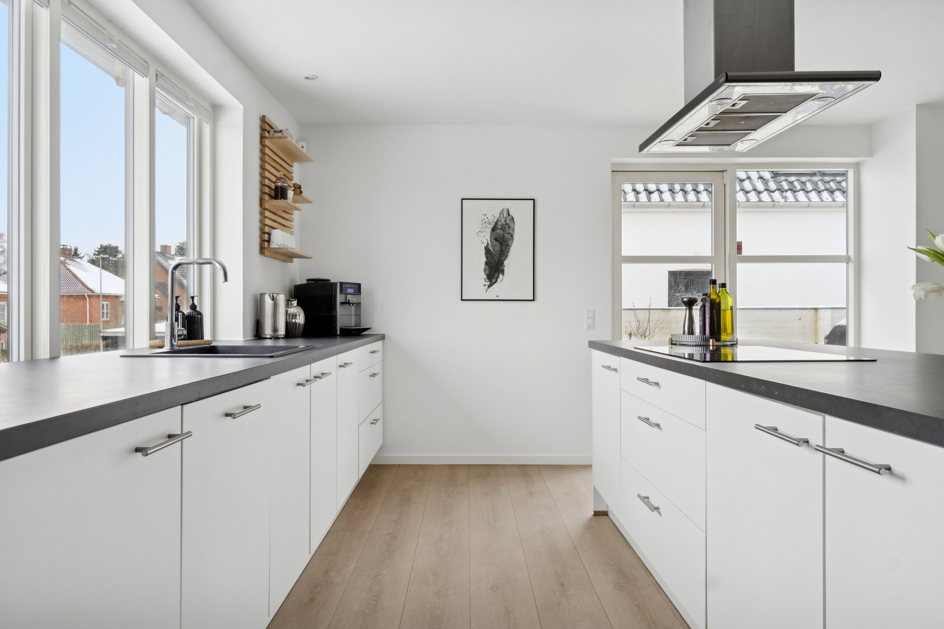 Fremhævet køkken billede i fuldskærmstilstand. Billede af Møllegårdsvej 2, 4700 Næstved