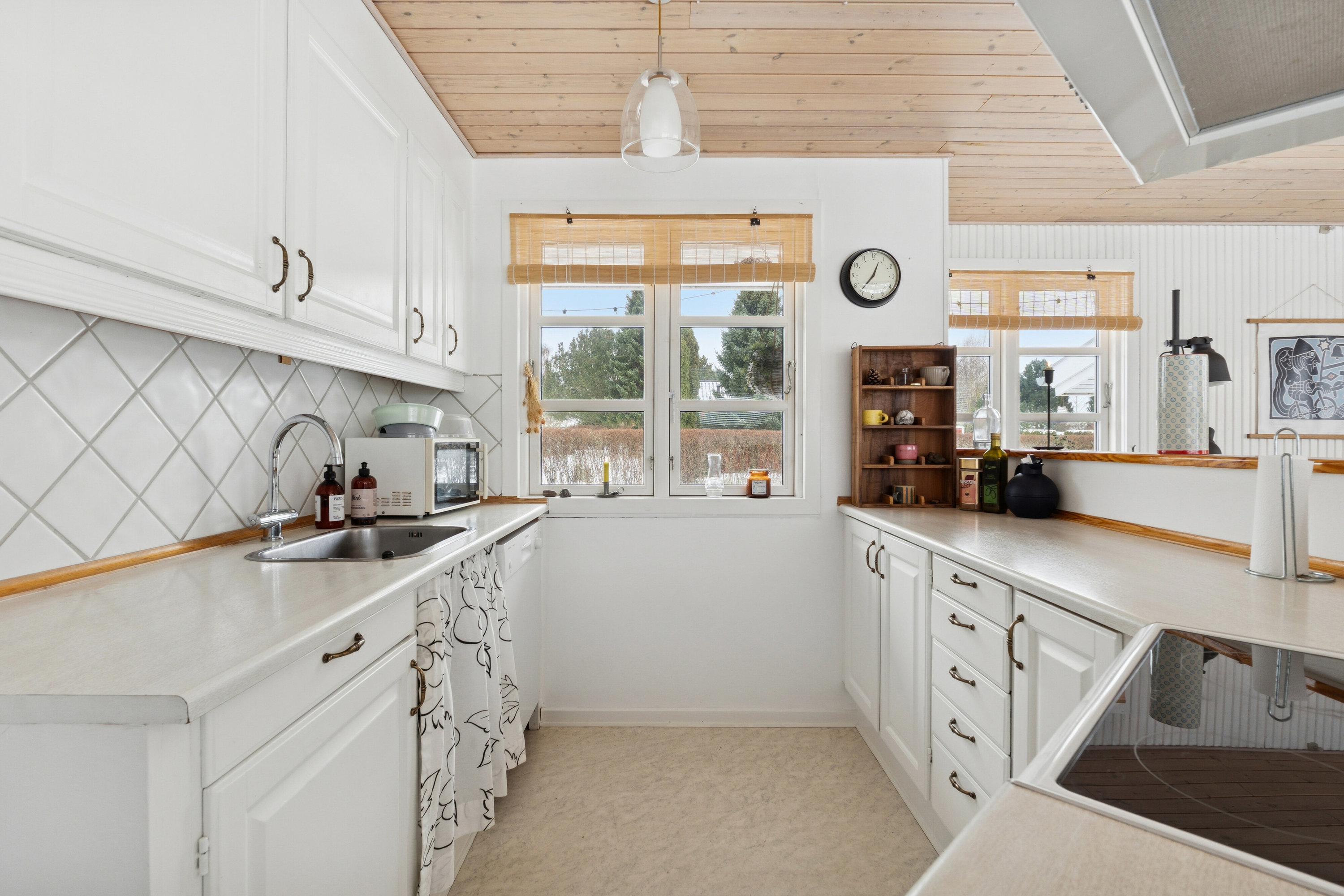 Fremhævet køkken billede i fuldskærmstilstand. Billede af Hybenrosevej 2, Tåsinge, 5700 Svendborg