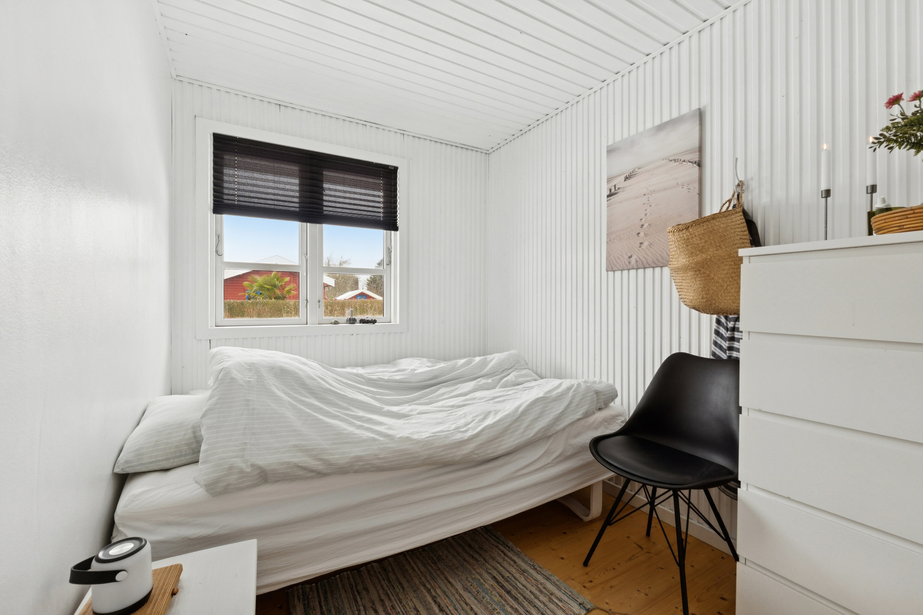 Fremhævet soveværelse billede i fuldskærmstilstand. Billede af Hybenrosevej 2, Tåsinge, 5700 Svendborg